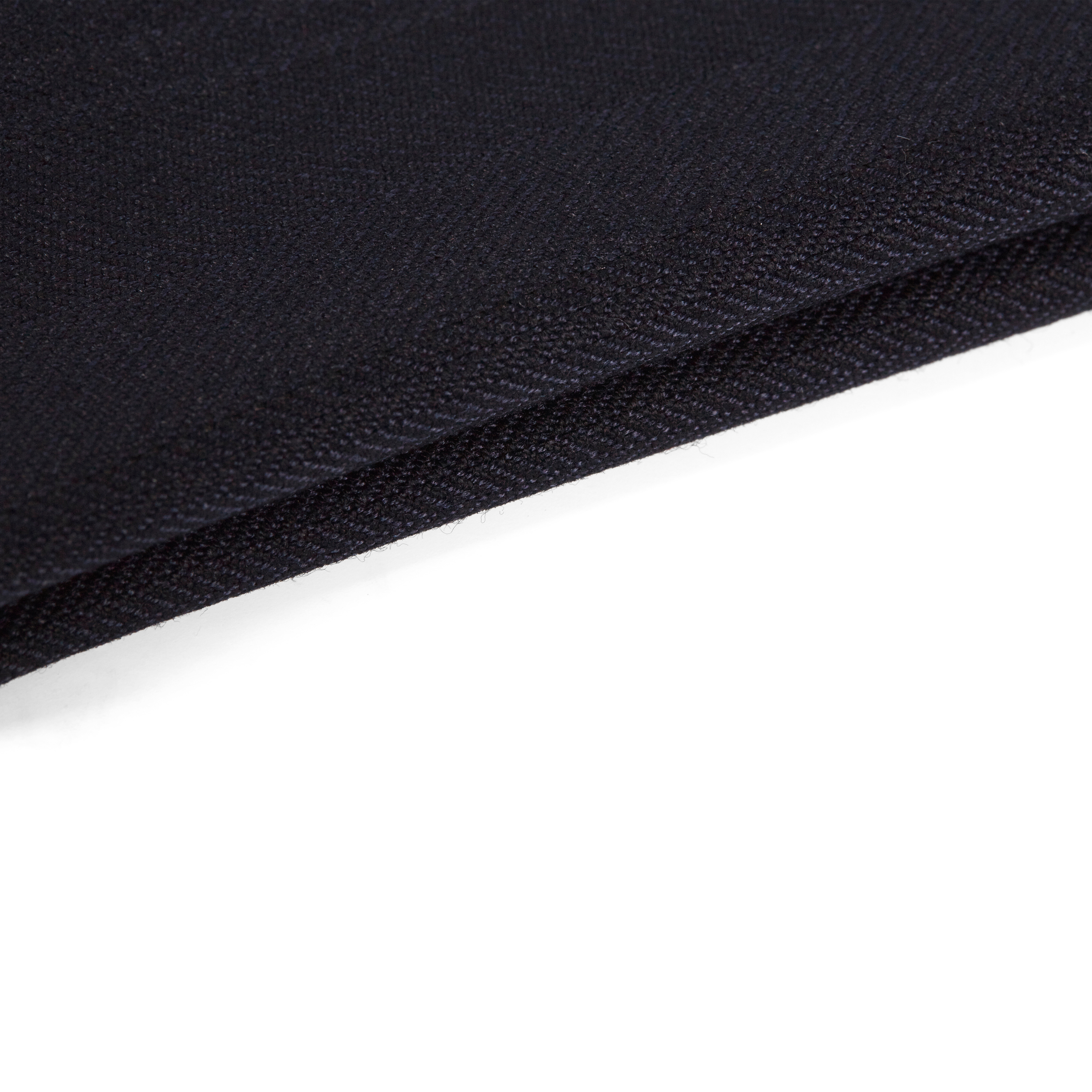 Musta taskuliina kalanruoto-ompeleella - 2