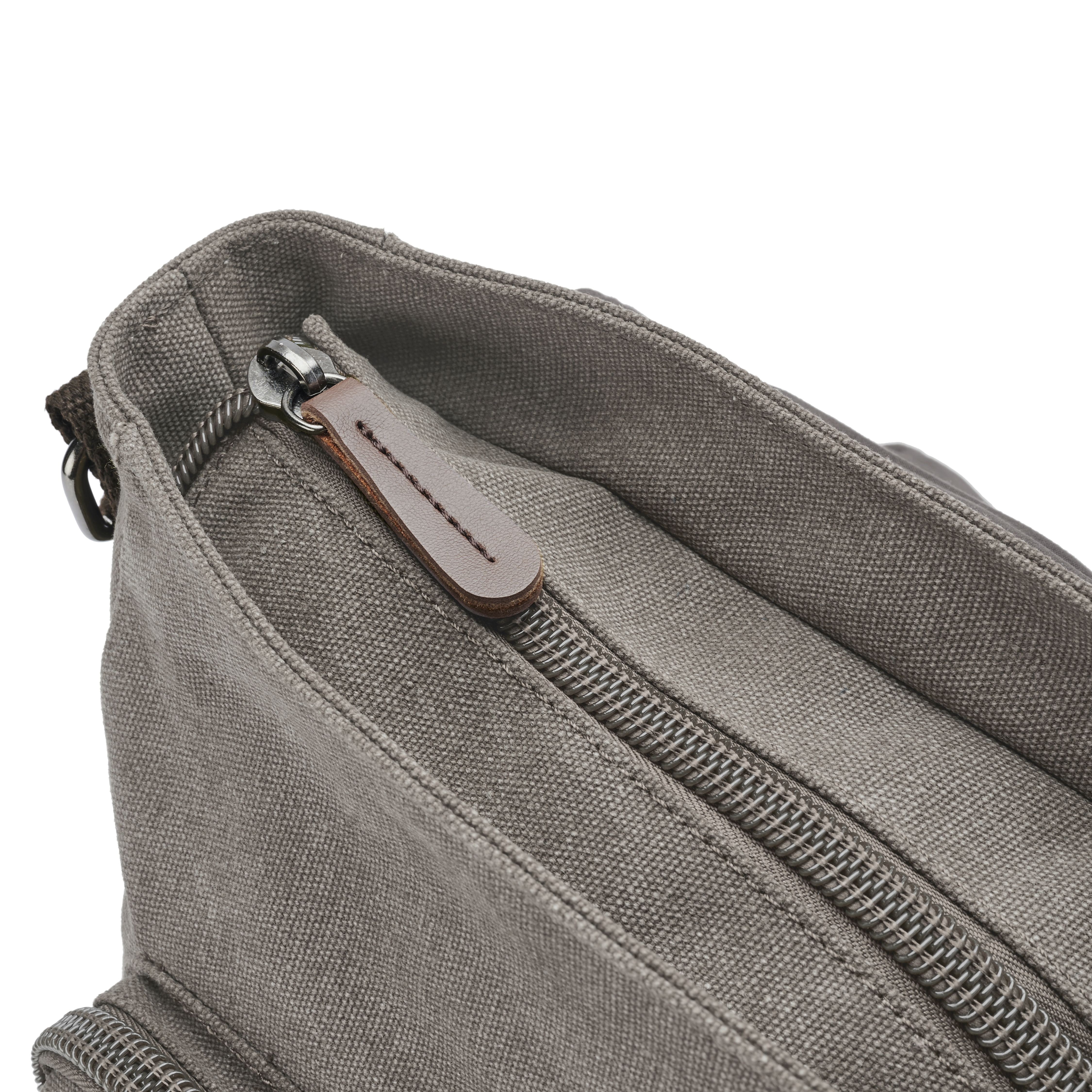 TANGCOOL メッセンジャーバッグ グレー Metallic Gray Canvas Messenger Bag | In stock! | Trendhim