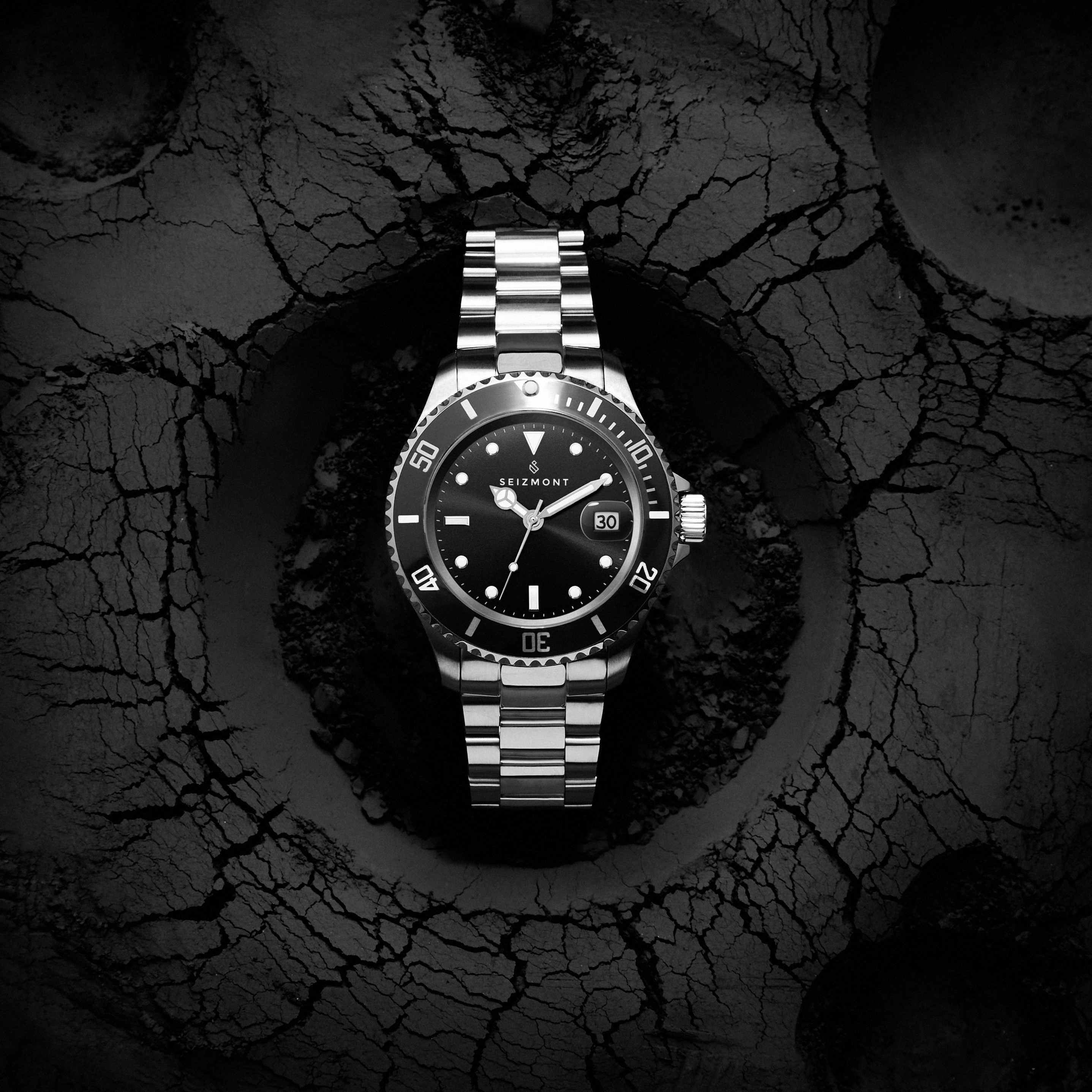 Tide II | Hopeanvärinen Teräksinen Kvartsi Sukelluskello Mustalla Kellotaululla & Syklopsilla - 4