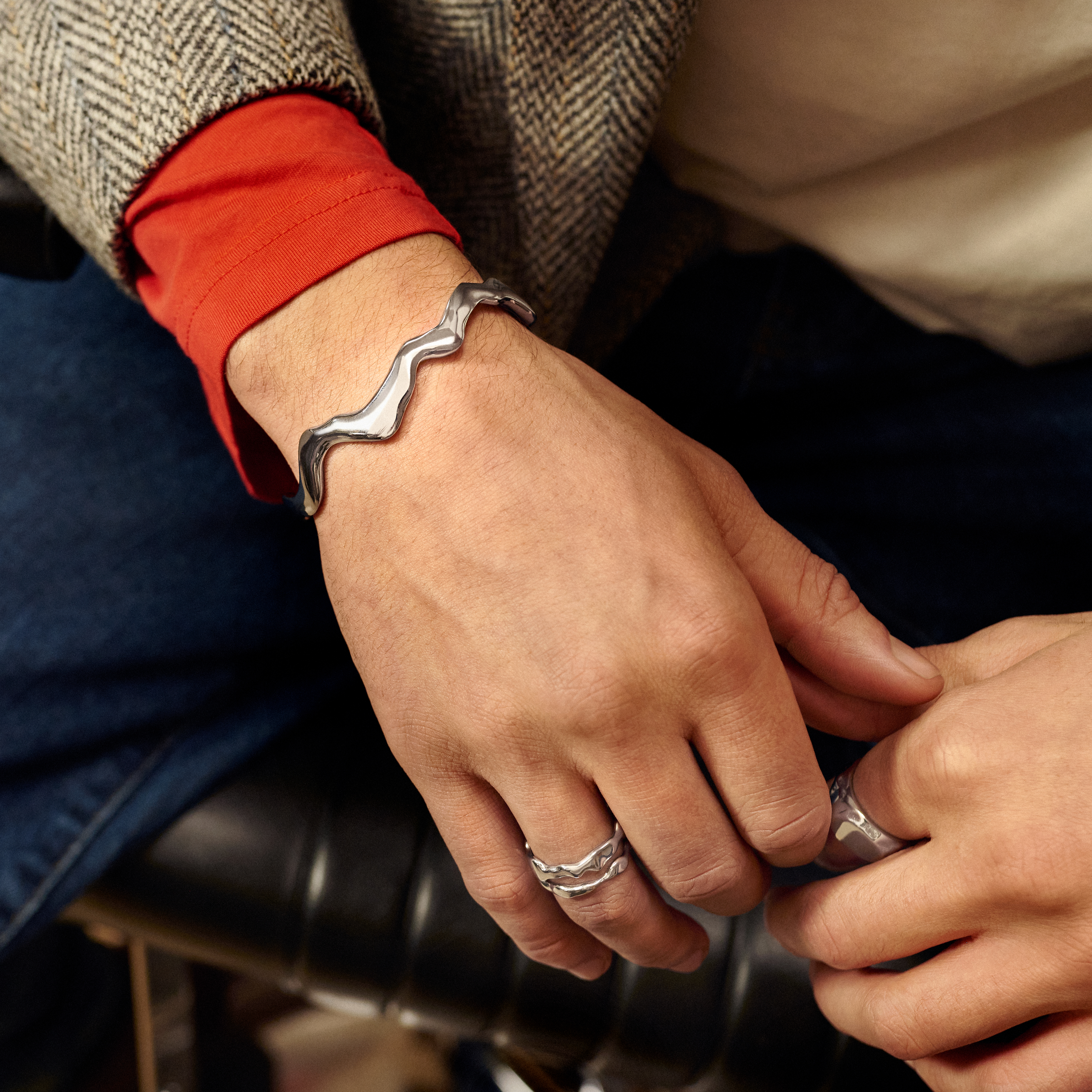 Magma | 7mm Silver‑Tone Stainless Steel Bold Wavy Cuff Bracelet - 3