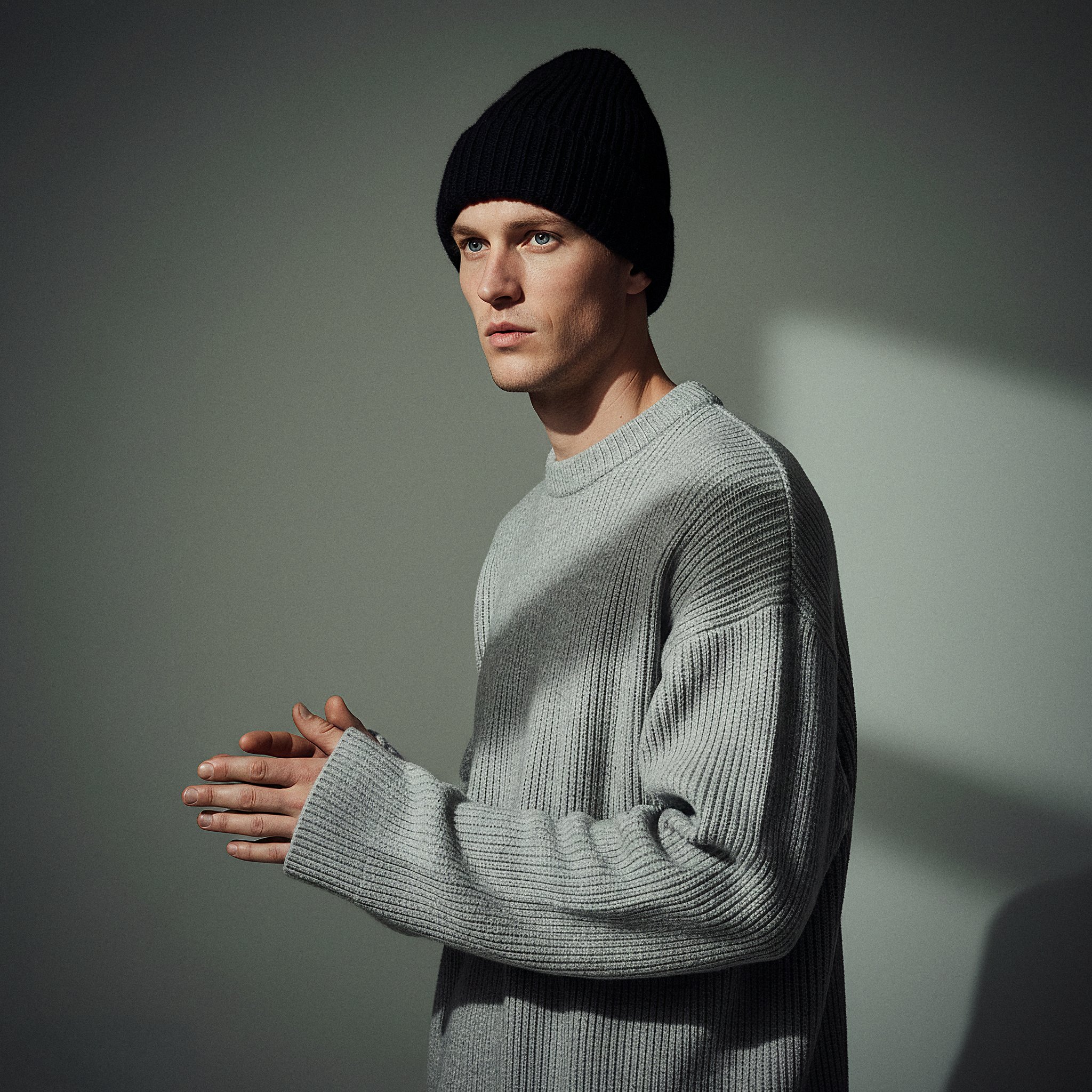 Fee Black Chunky Knit Montagna Beanie  - 4