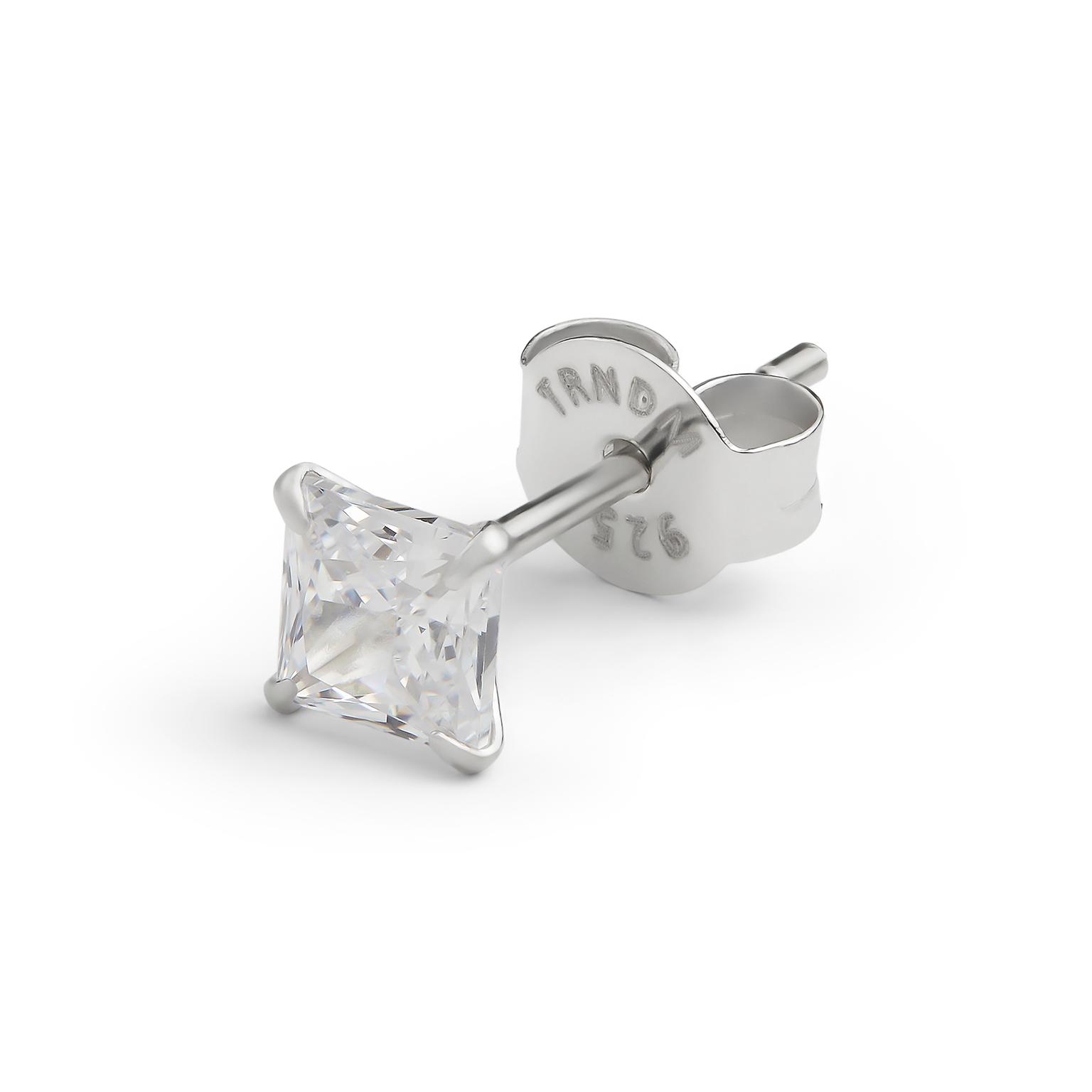 Nova | Boucle d'oreille carrée en argent sterling 925 avec zircone premium 7A - 4 mm Nova | Boucle d'oreille carrée en argent sterling 925 avec zircone premium 7A - 4 mm