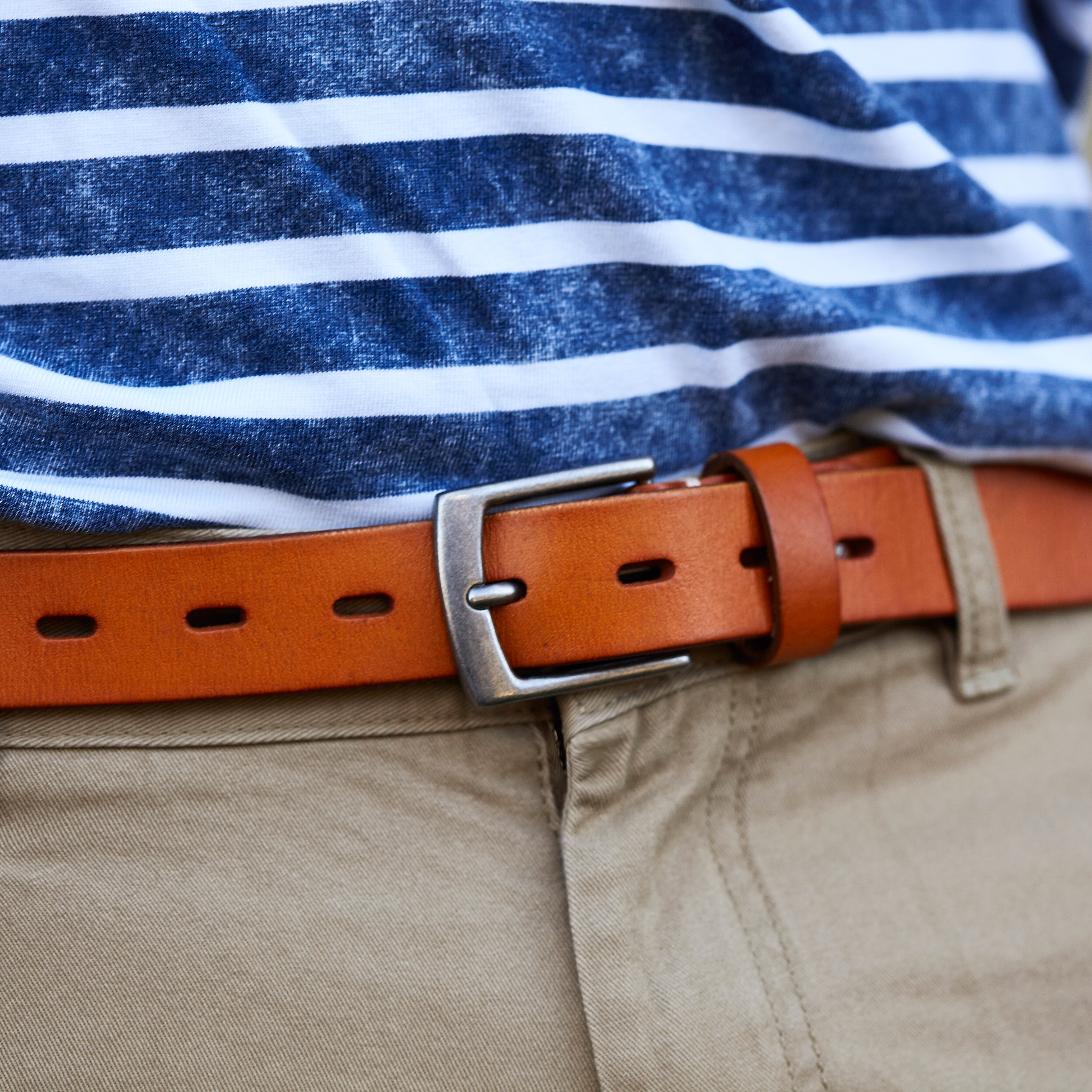 Cinturón fino de cuero color marrón rojizo - 4