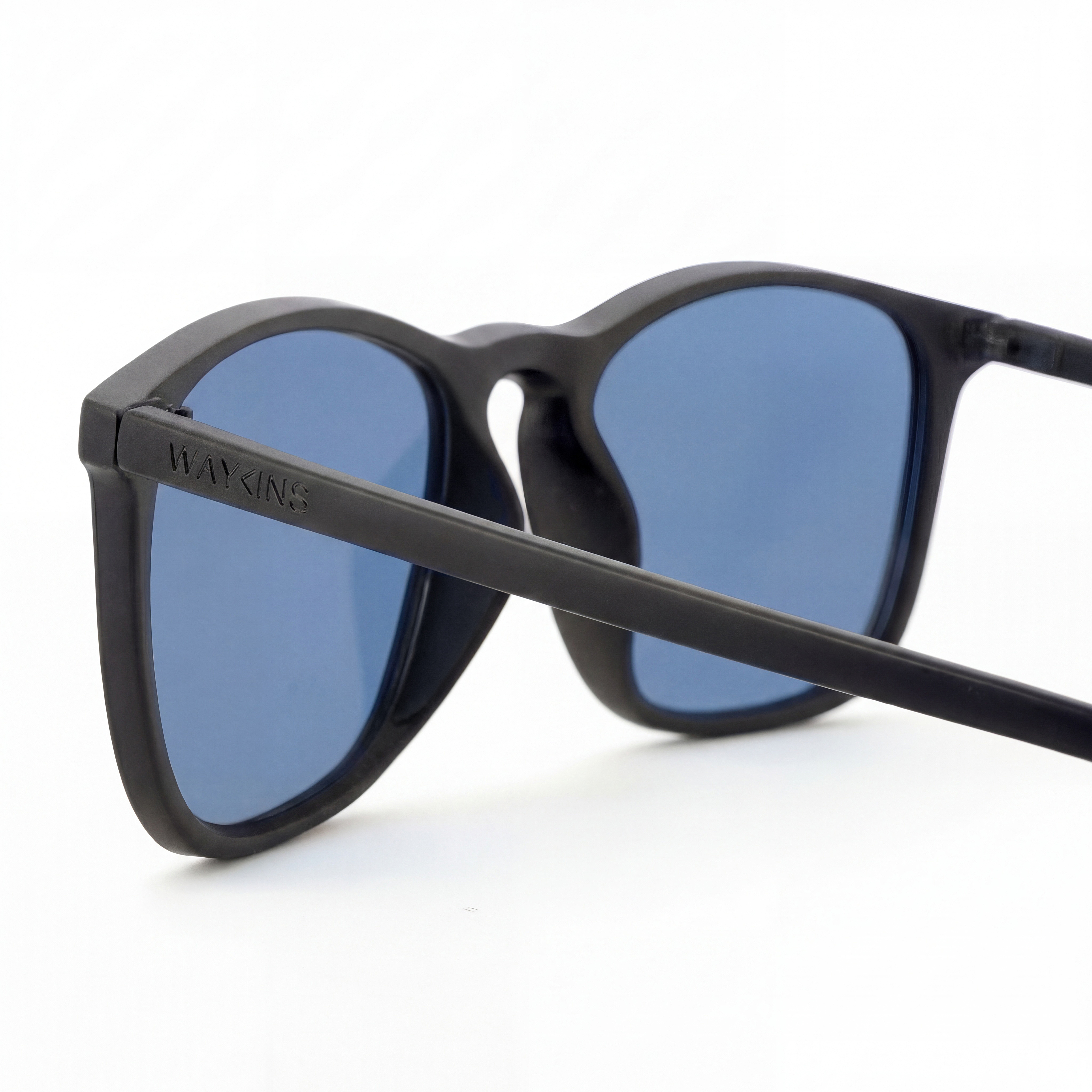 Wade | Rechteckige Sonnenbrille mit blauer Linse & schwarzem Rahmen - 3