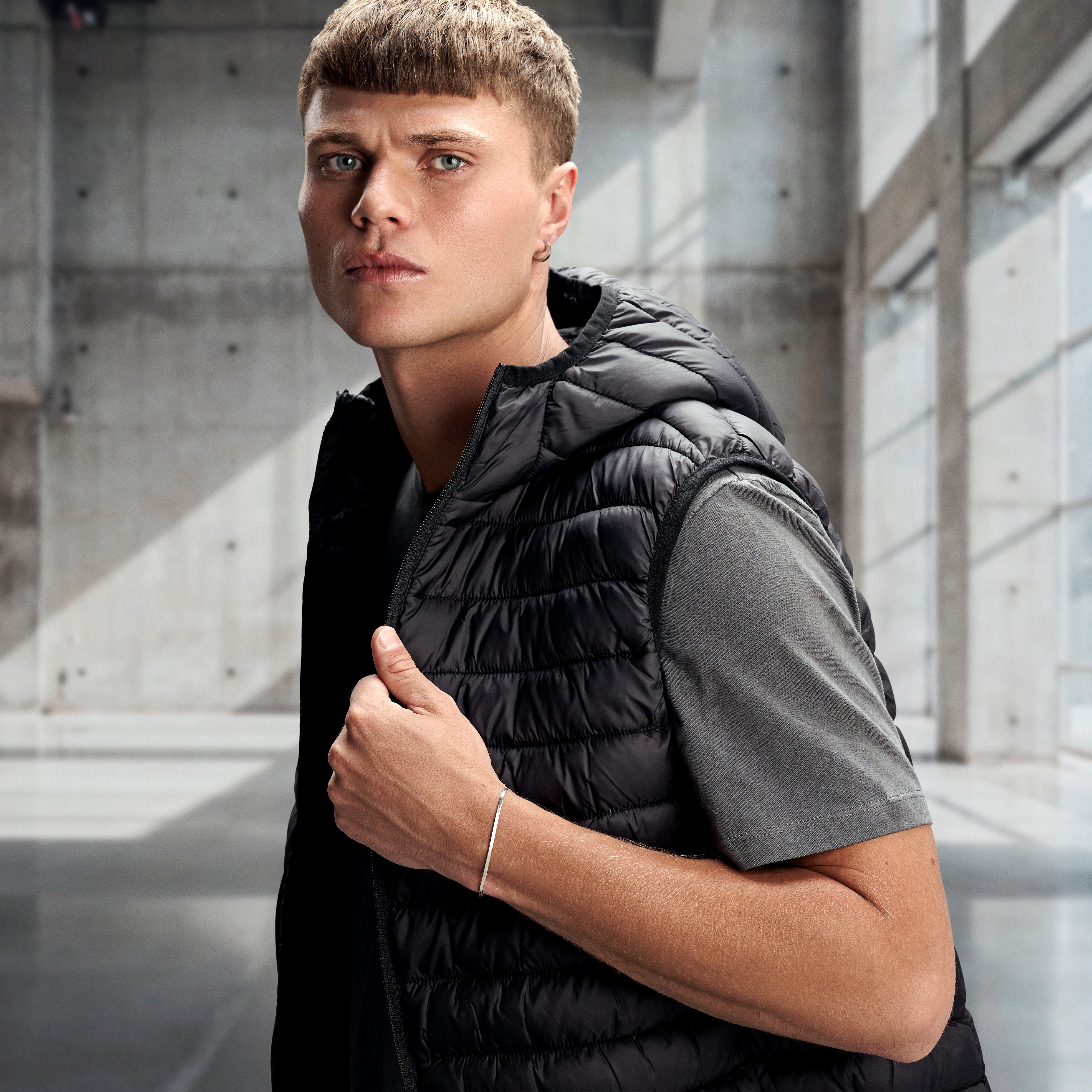 Argentia | 925s | Bracelet de chaîne à chevrons en argent sterling plaqué rhodium de 2 mm - 6