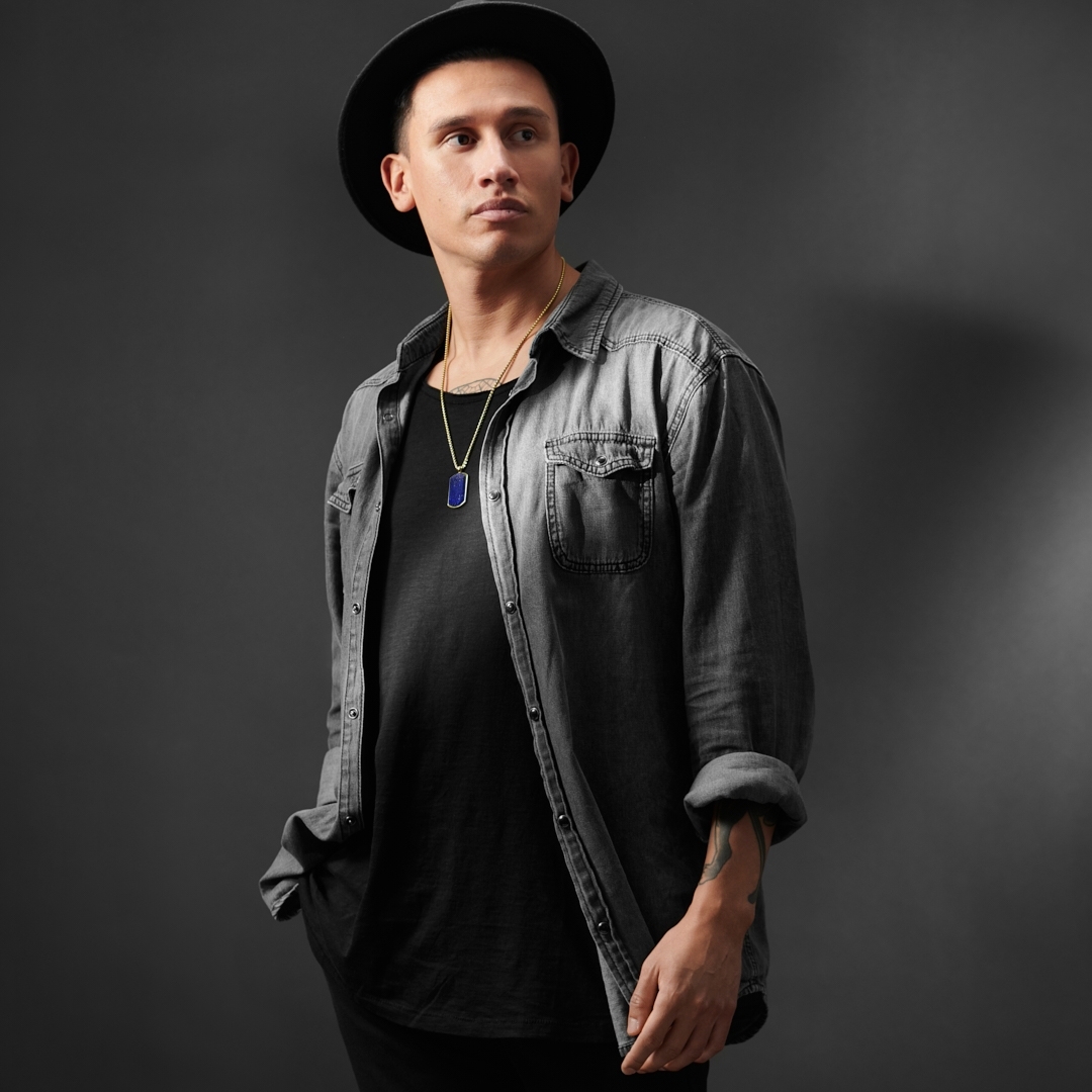 Orisun | Gold-Ton Lapis Lazuli Dog Tag Halskette - 3