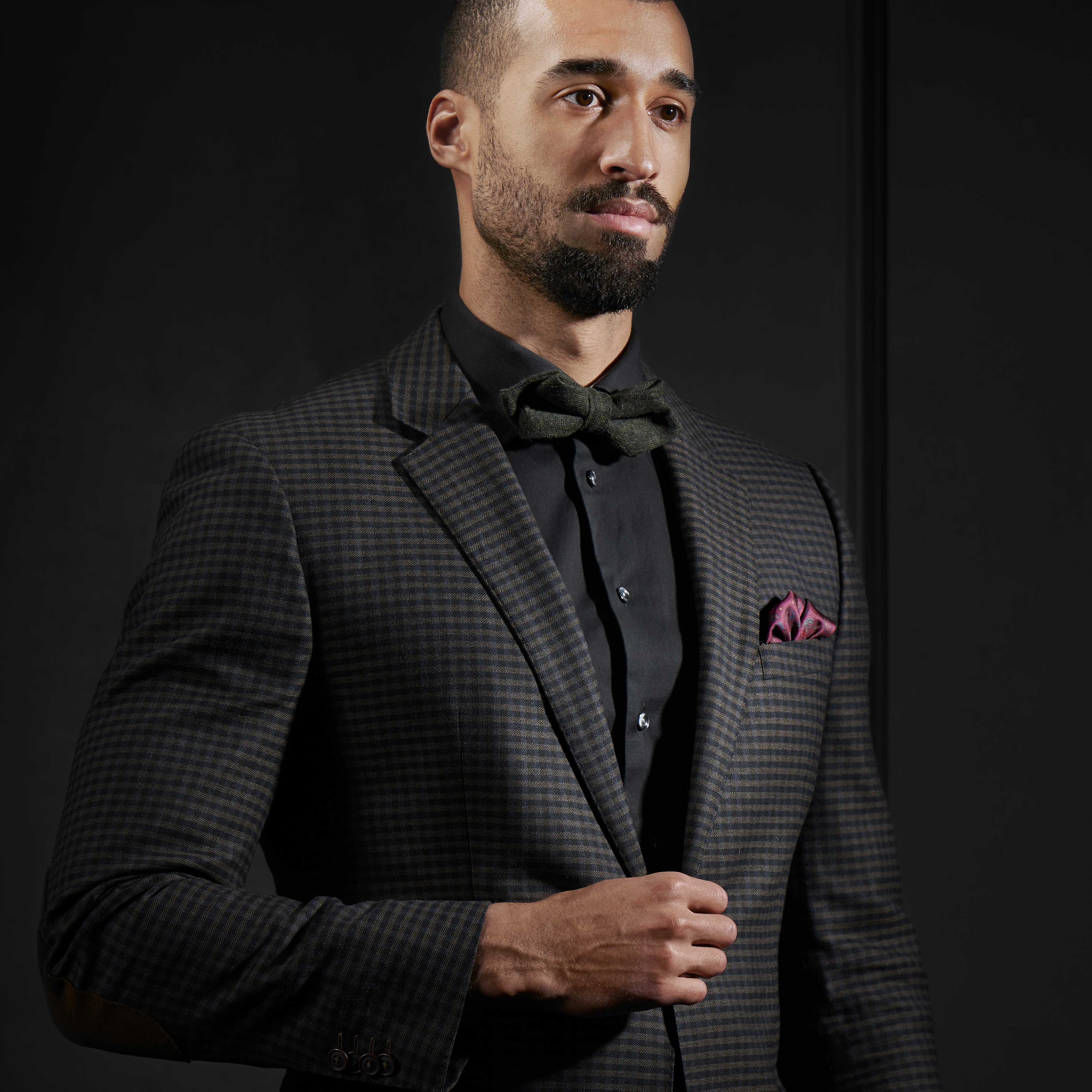 Tmavě zelený vlněný špičatý motýlek - 4