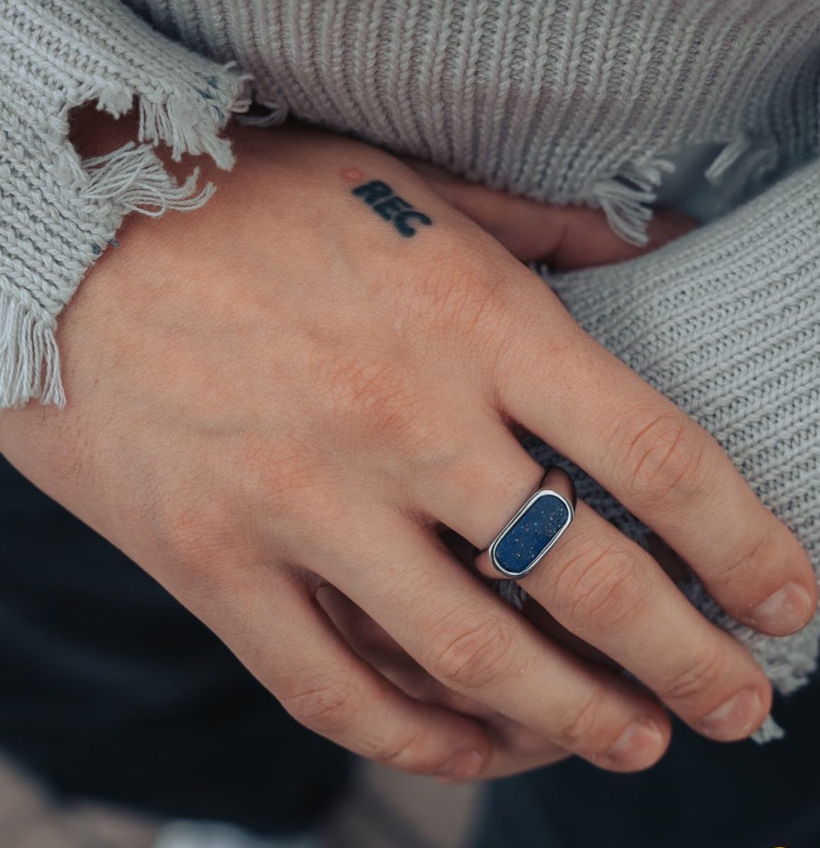 坩堝　SIGNET RING Horus Signet – Digby & Iona