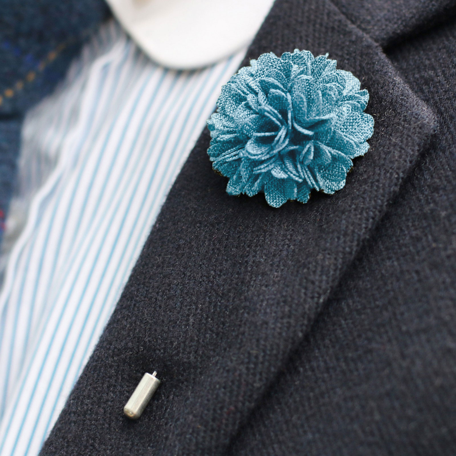 Taivaansininen rintaneula - 3