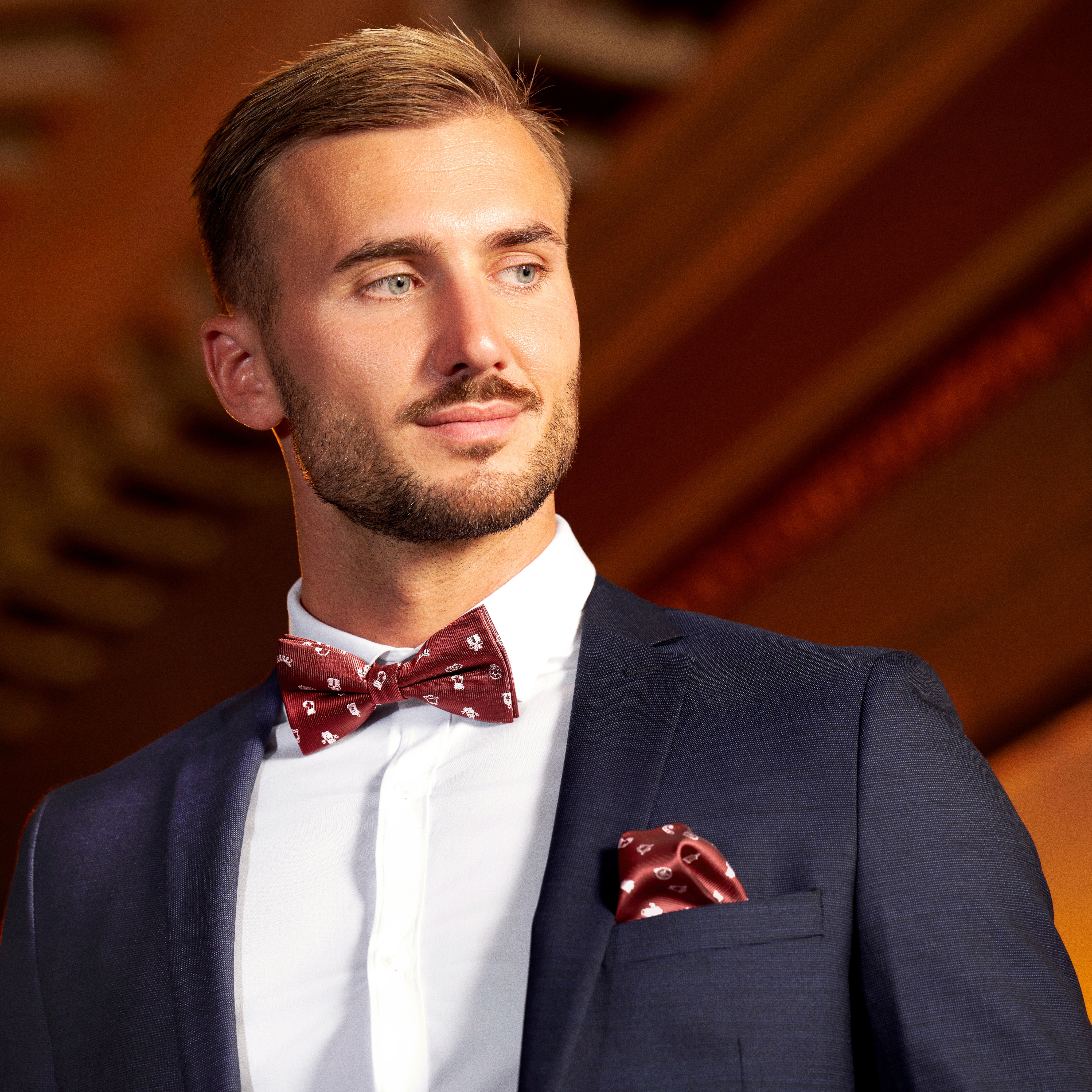 Pañuelo de bolsillo navideño en burdeos y blanco - 2