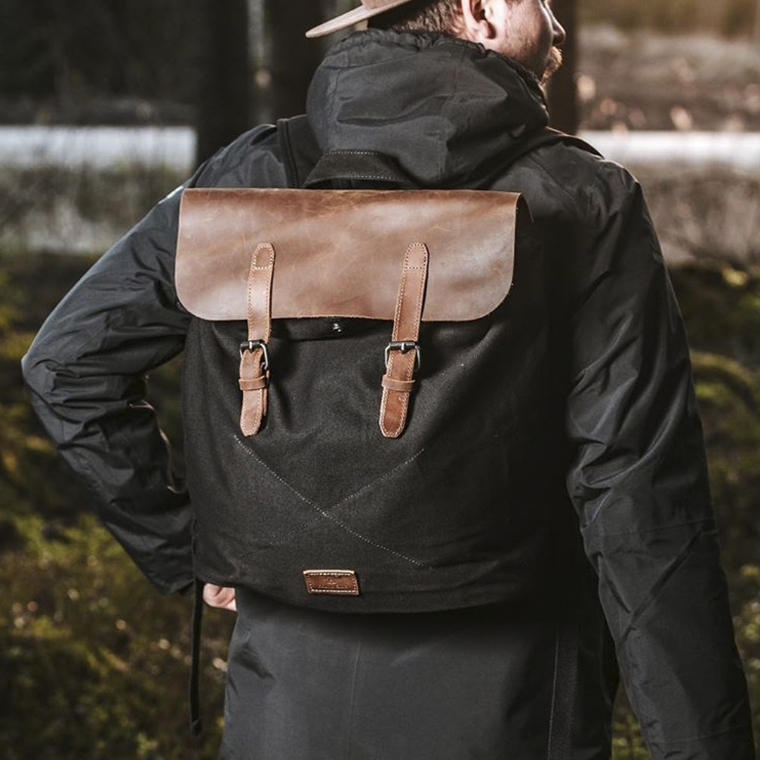 Mochila negra y marrón claro Tarpa Sonny  - 3