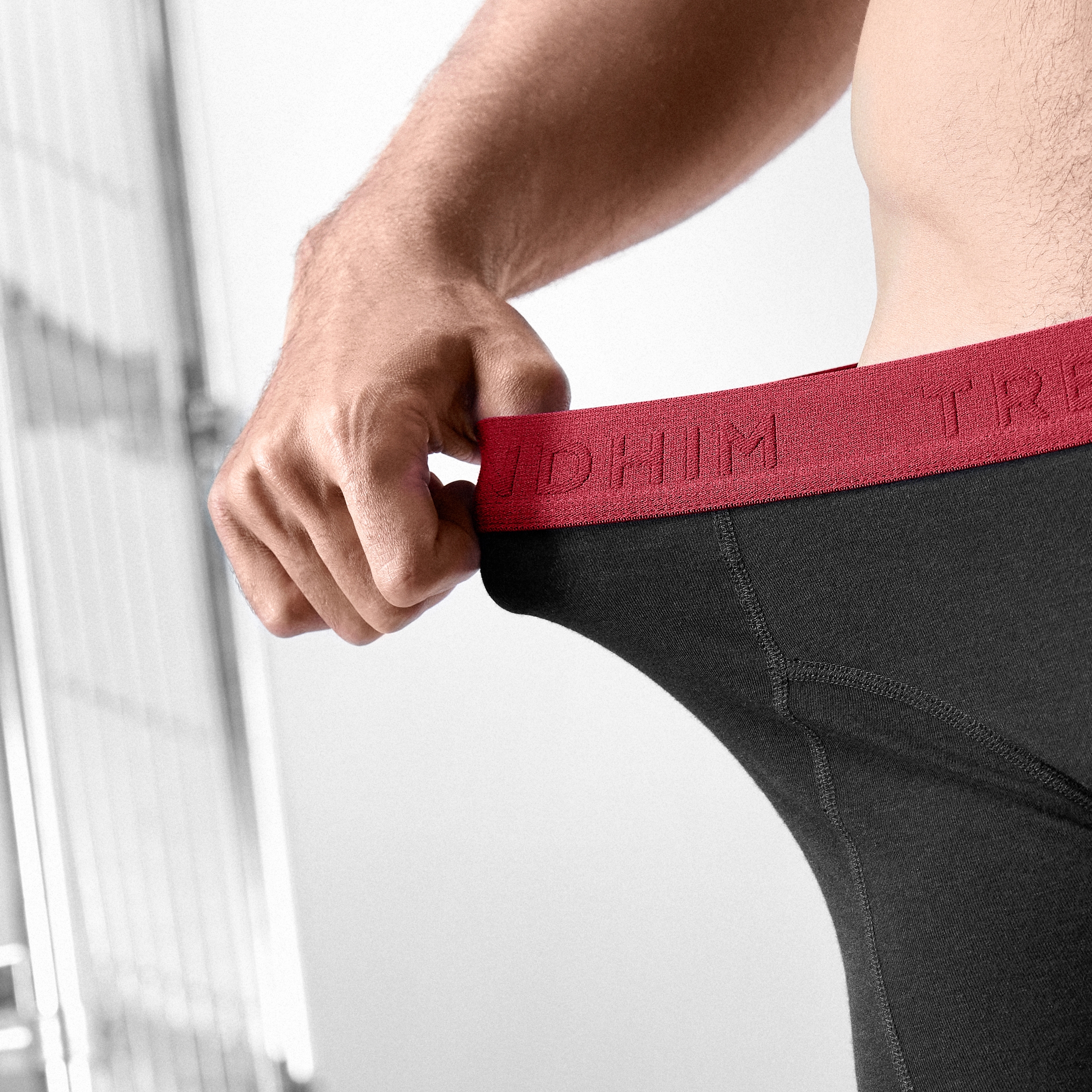 FlexFeel | Black Cotton Boxer Briefs with Red Waistband | In
