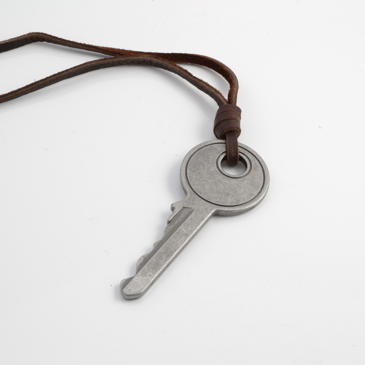 Collar de cuero con llave XL - 2