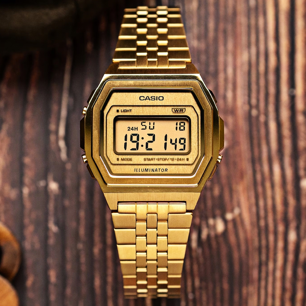 Reloj digital Casio Vintage A1000G-9EF de acero inoxidable dorado  - 3