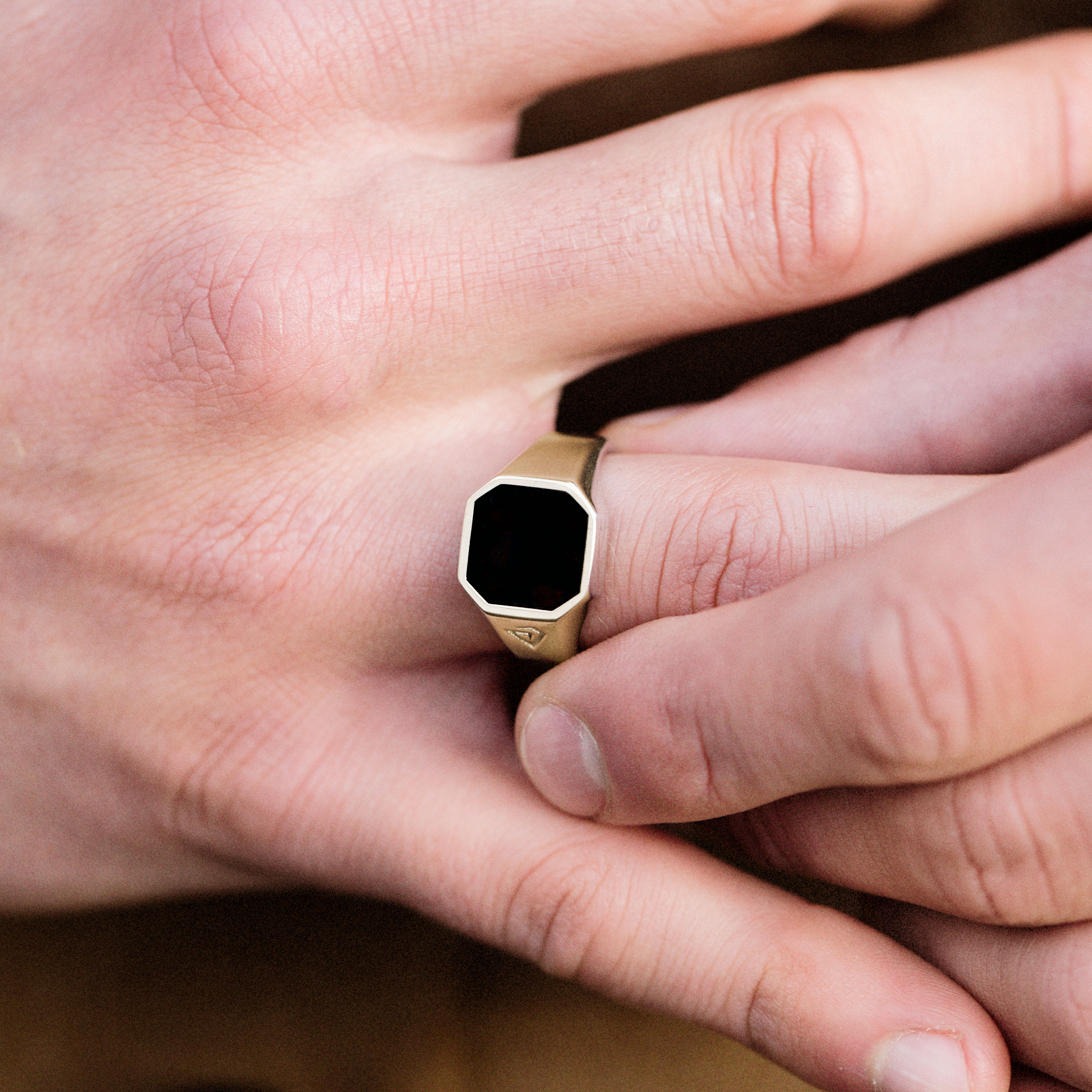 Schwarzer Siegel 925er Goldring - 6