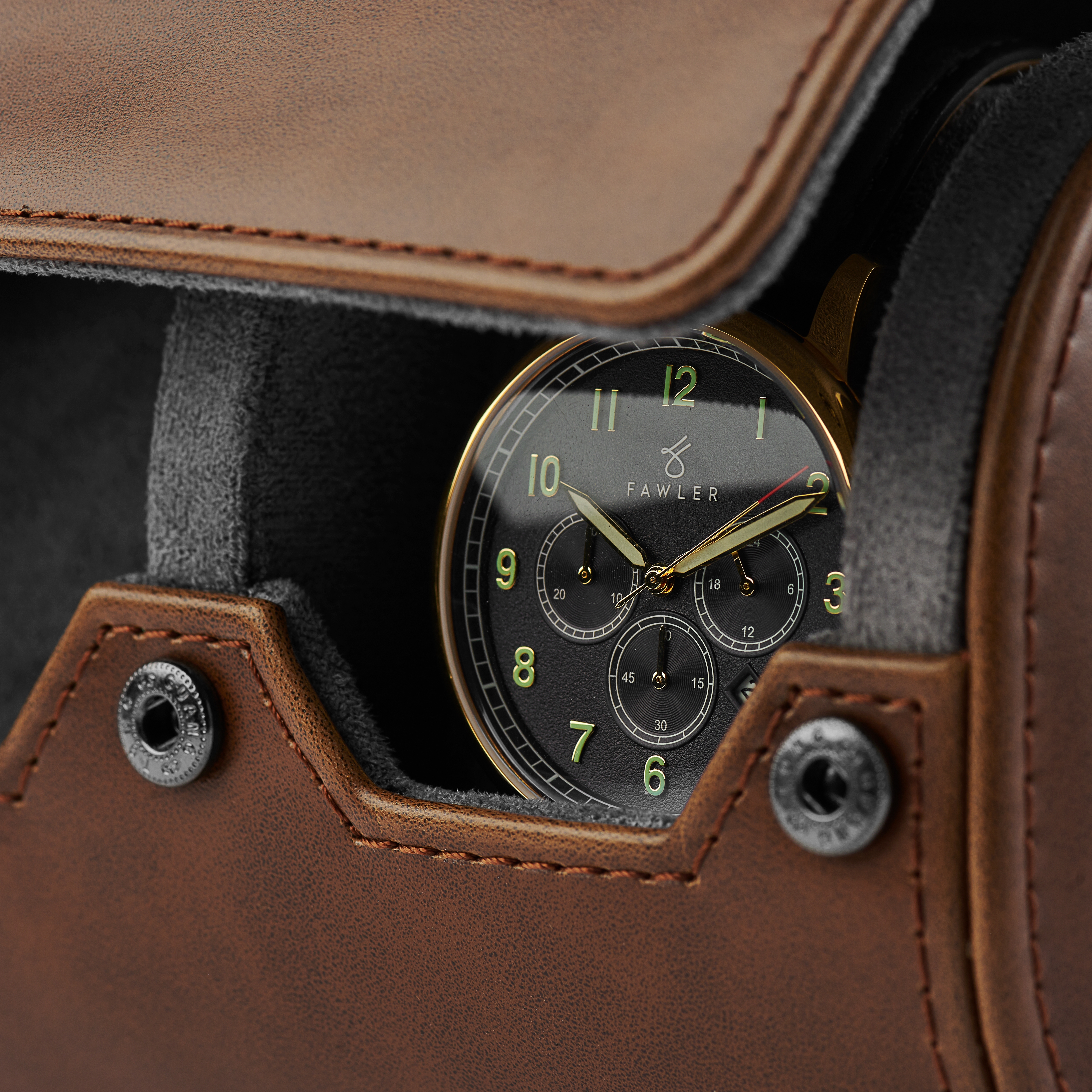 Brun Vintage Dobbel Klokkerull av Skinn - 3