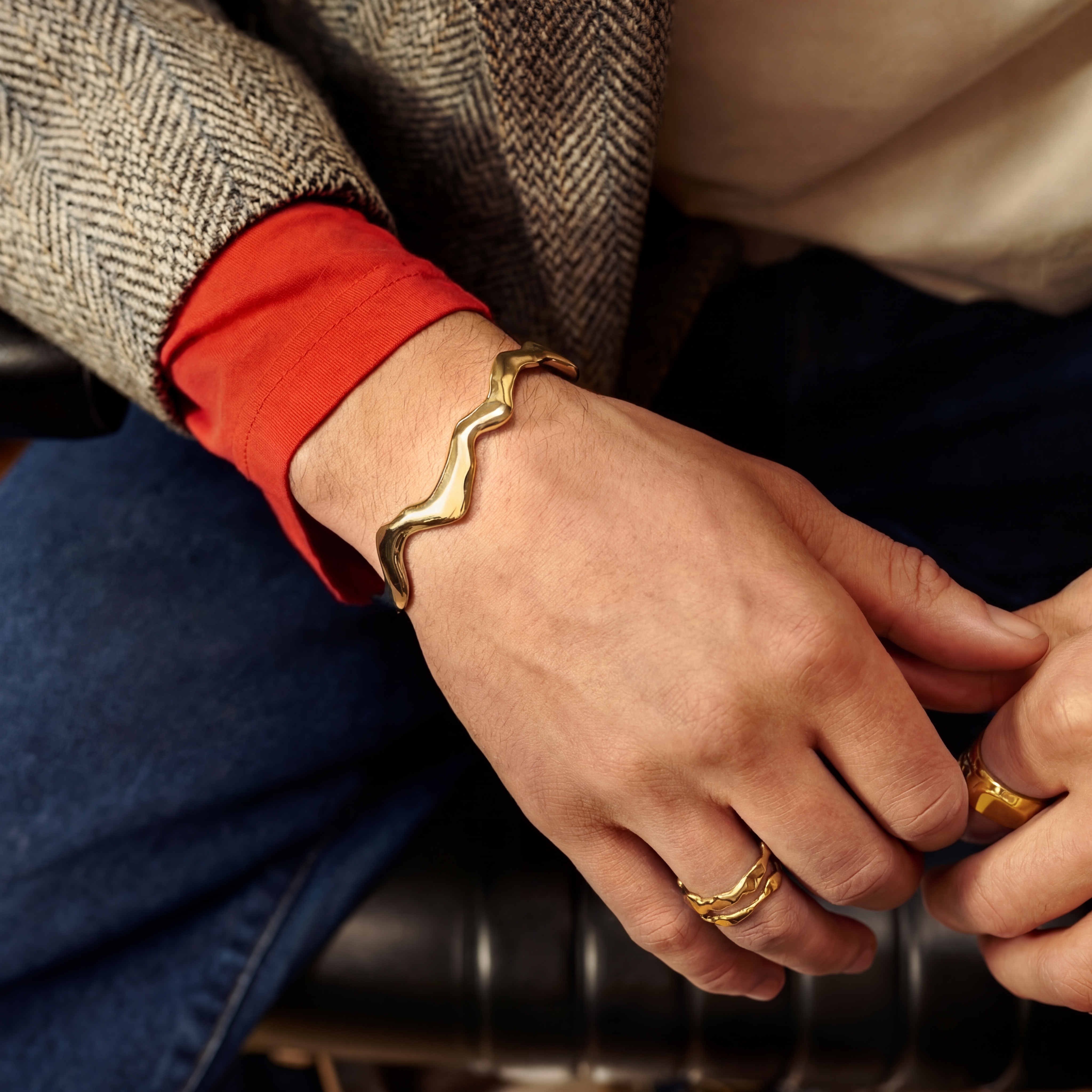 Molten | 7mm Gold-Tone Stainless Steel Bold Wavy Cuff Bracelet - 3