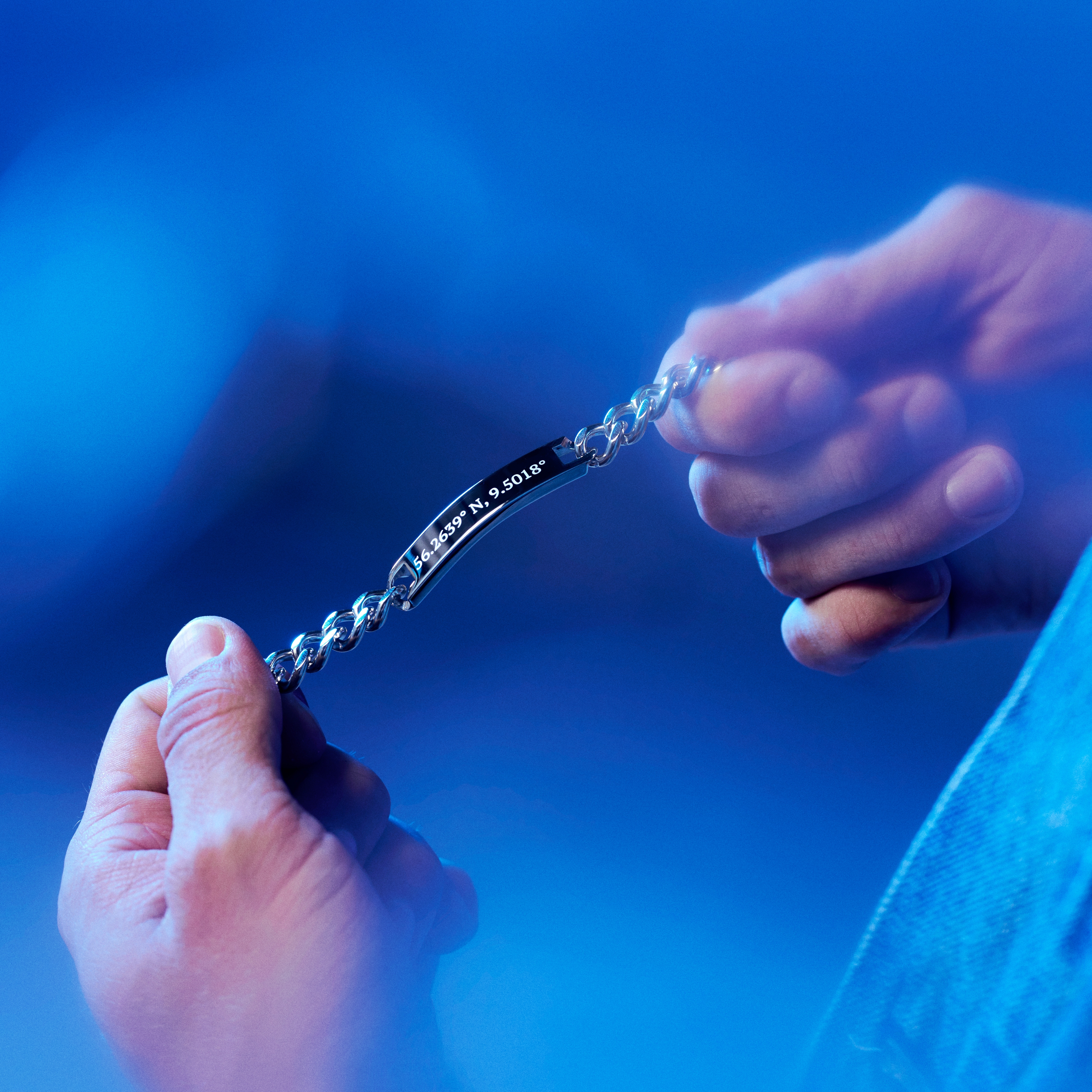 Nomen | 10 mm Silver-tone Stainless Steel ID Plate Bracelet - 3