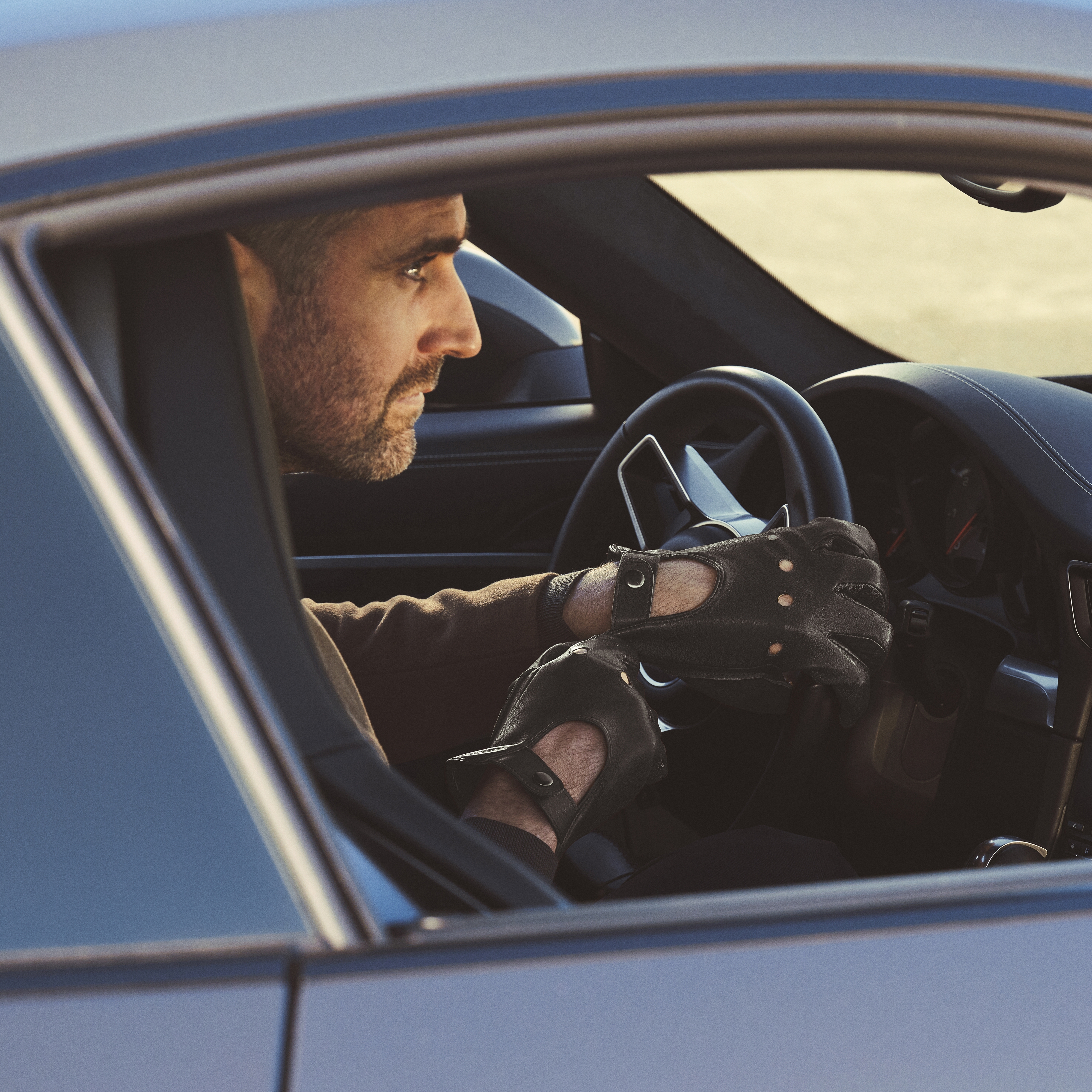 Black Grainy Sheep Leather Driving Gloves - 4