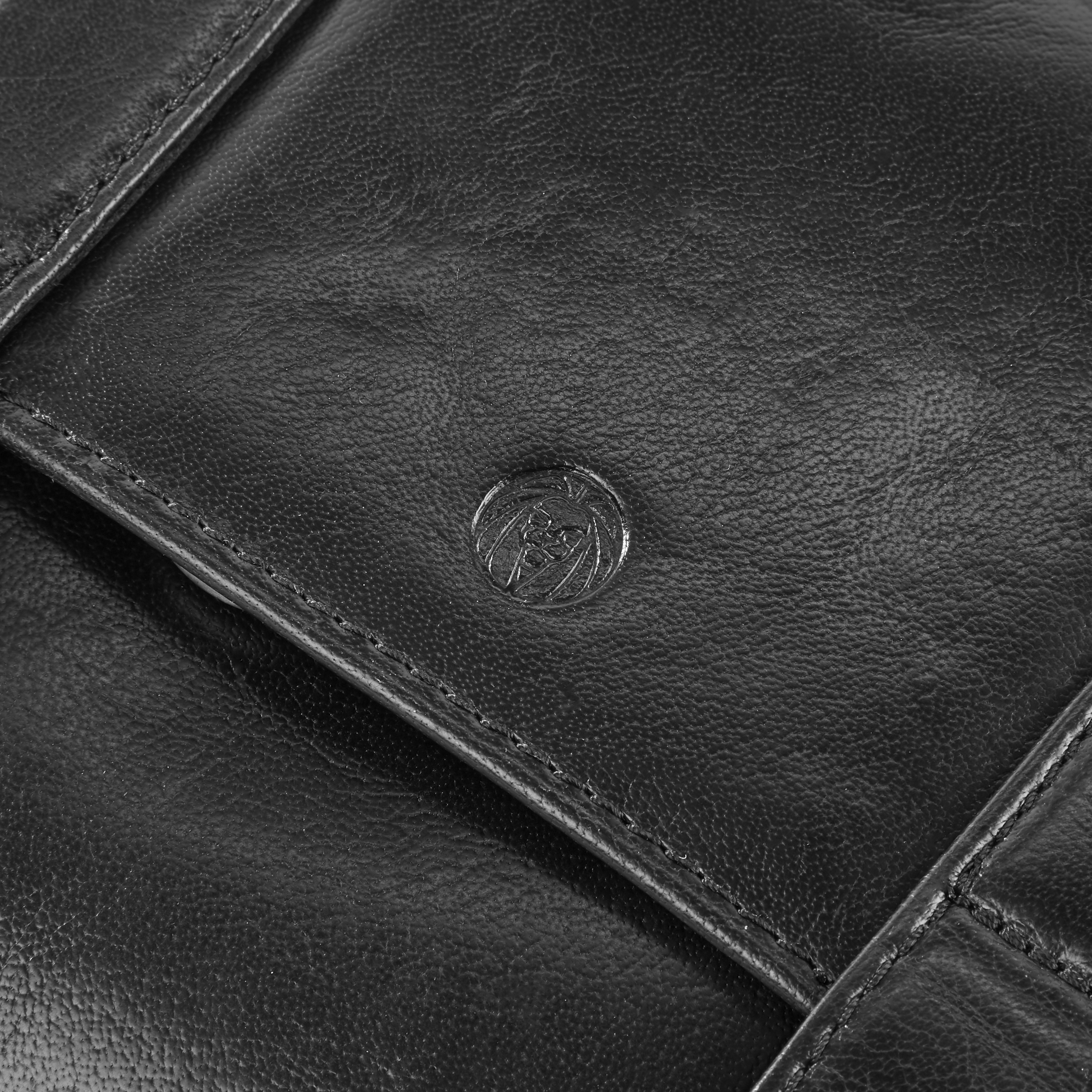 California | Black Hanging Toiletry Kit Leather Bag - 11