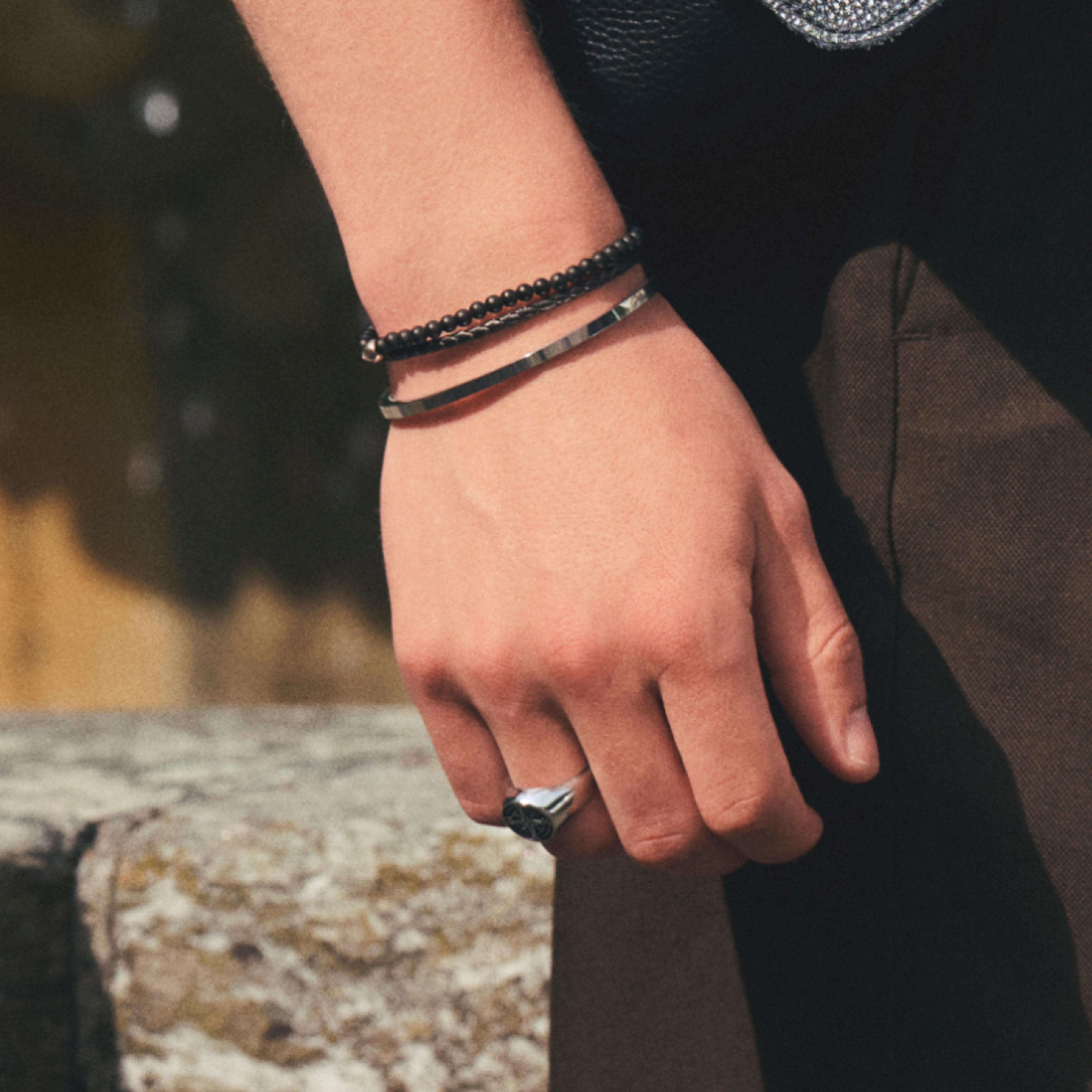 Armbänder