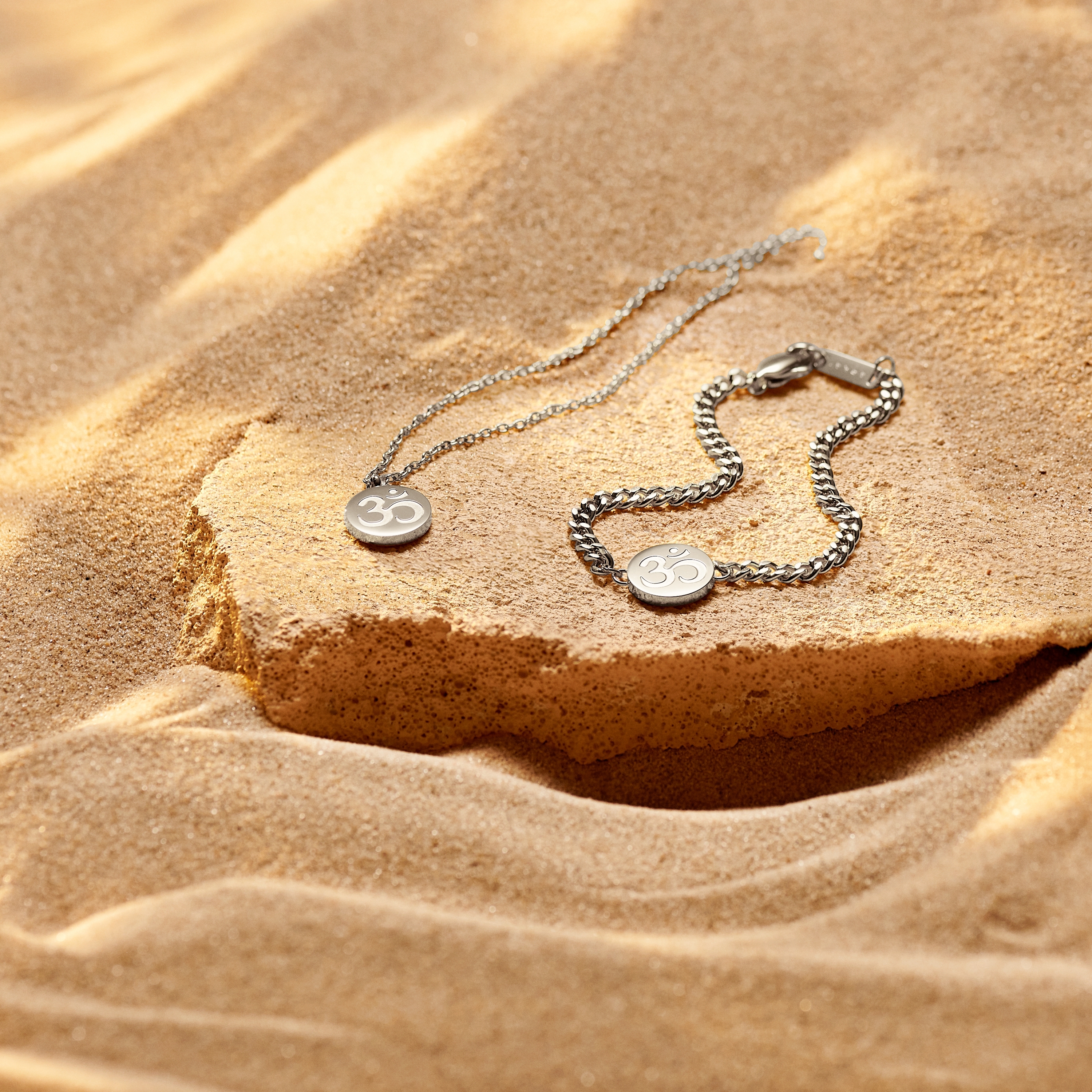 Unity | Сребриста стоманена гривна с Ом - 3