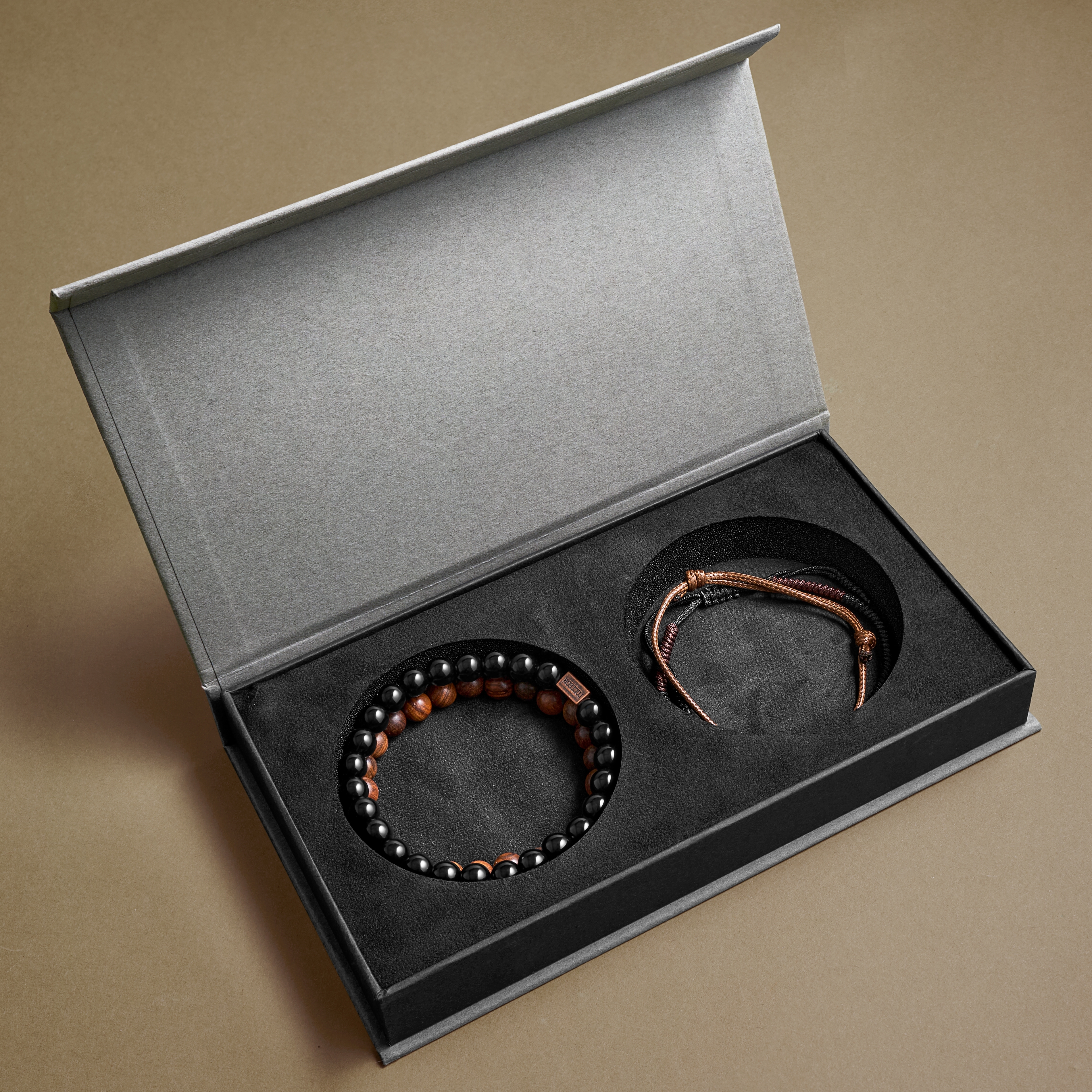 Essensiell gaveeske med armbånd for menn | Flettet, Onyks og Tre - 3