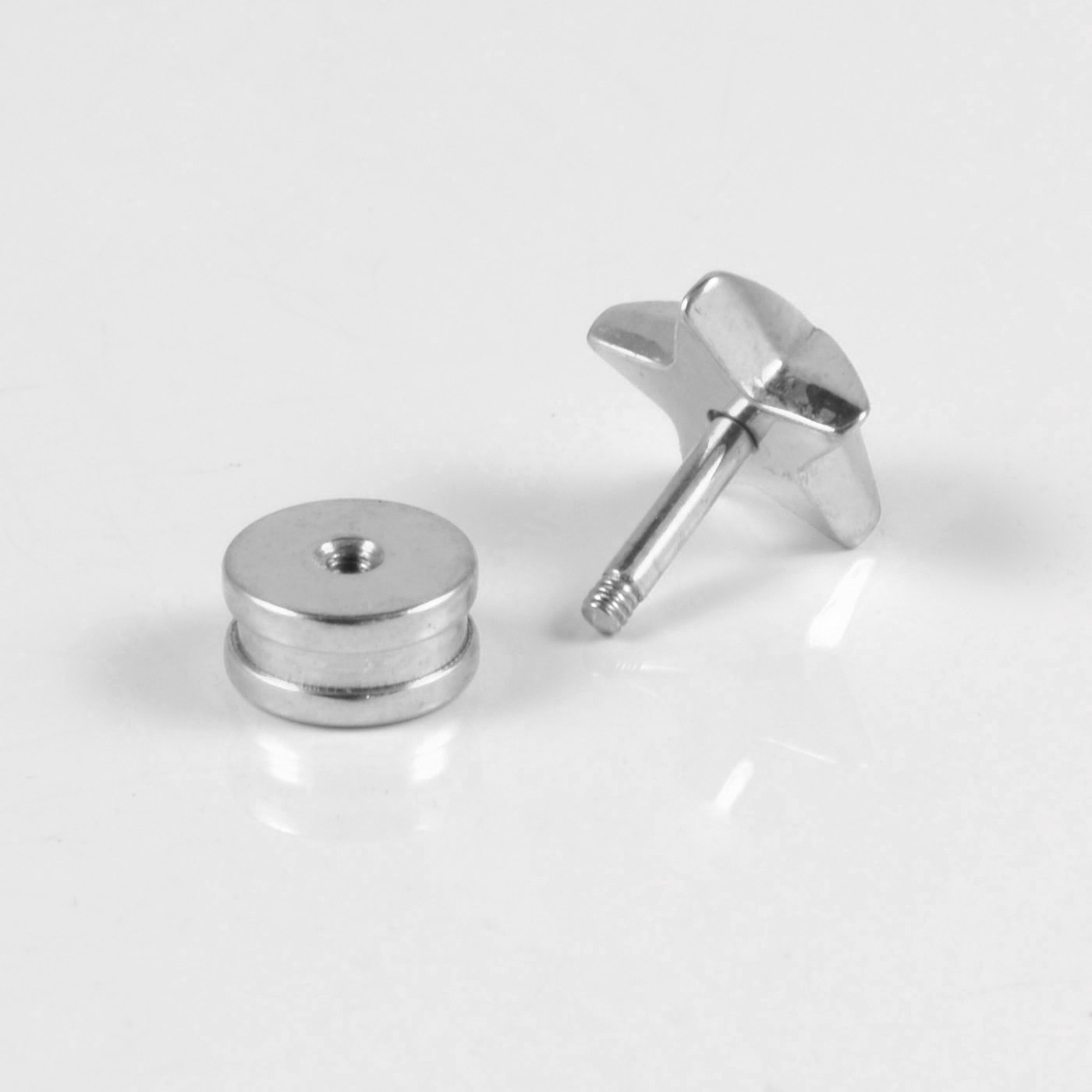 6mm Hopeanvärinen Tähti Korvakoru - 2