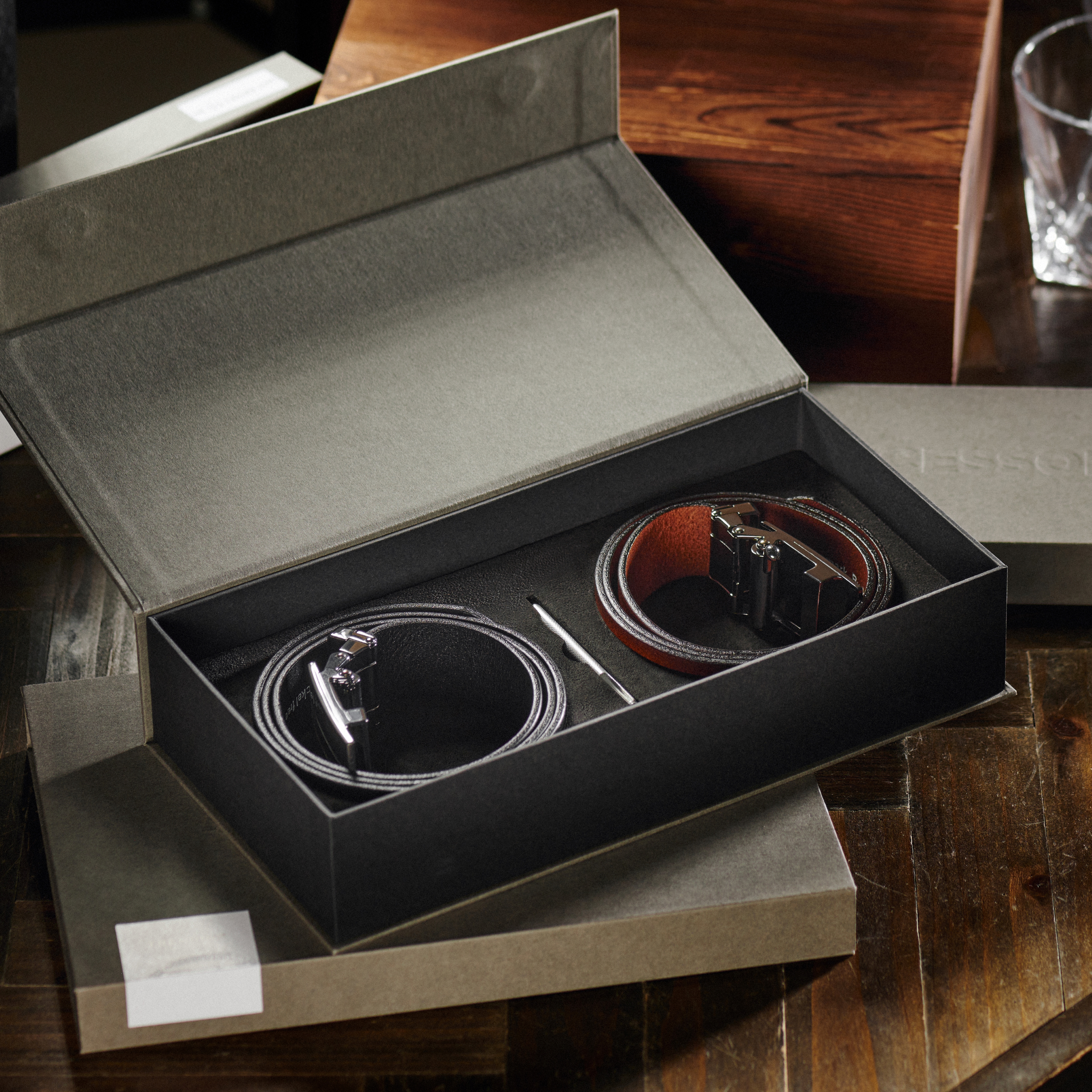 Auto-Lock Belt Gift Box - 5