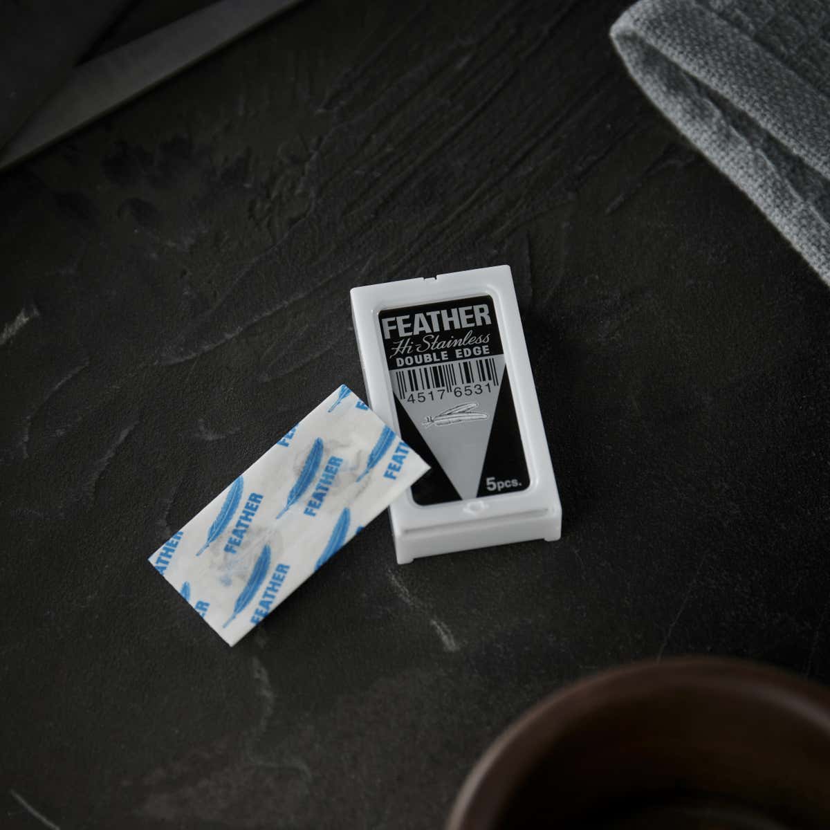 5-pack Feather Razors | In stock! | Frank Shaving