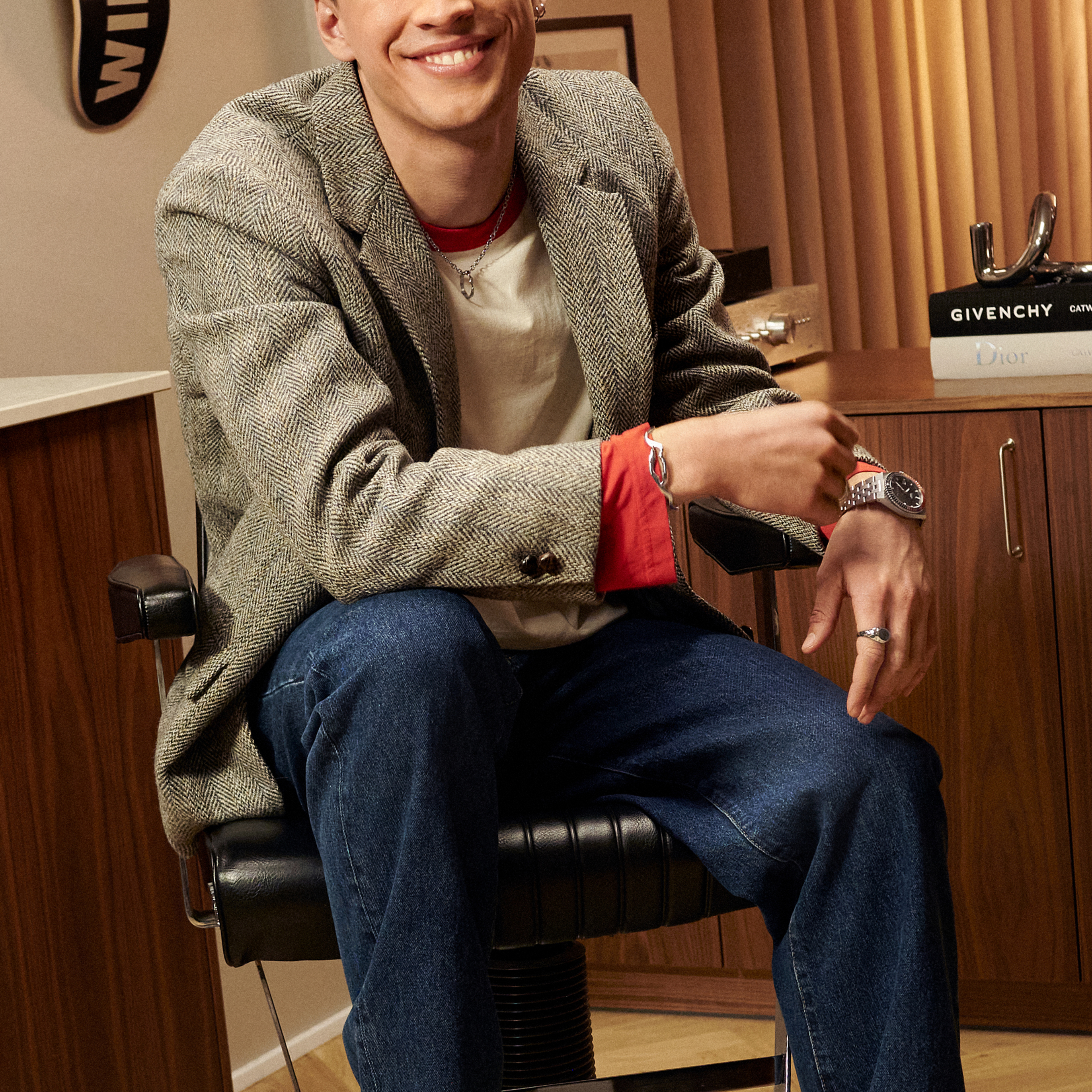 Magma | 15mm Silver‑Tone Stainless Steel Wavy Cuff Bracelet - 5