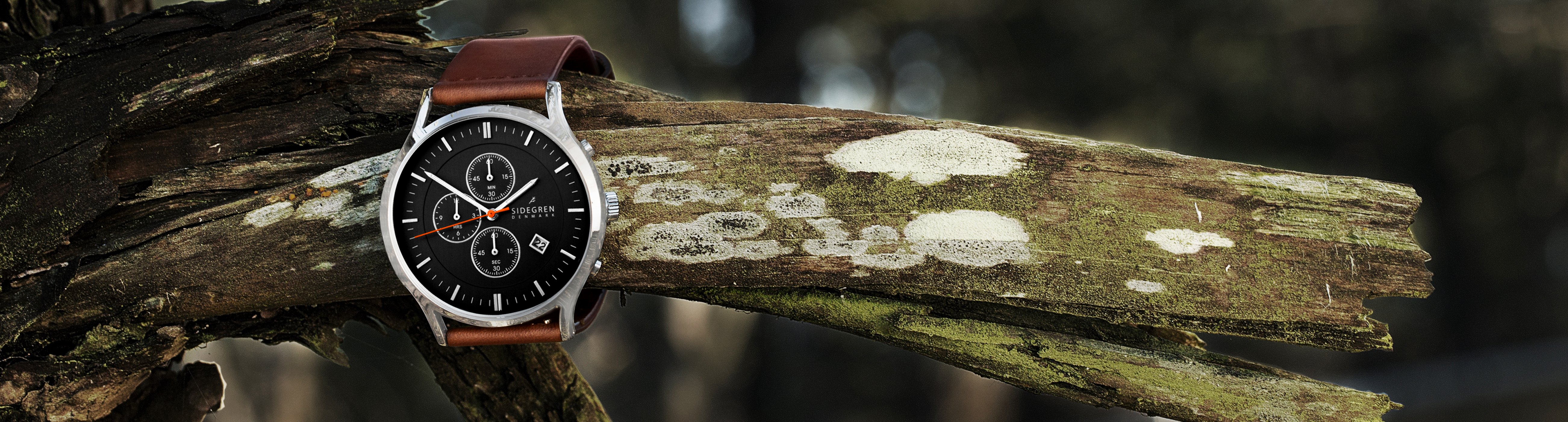 The Revil runs on accurate Japanese quartz movements, and is finished with hardened mineral glass that doesn’t scratch easily. All models come in a tasteful box, perfect for gifts or storage.