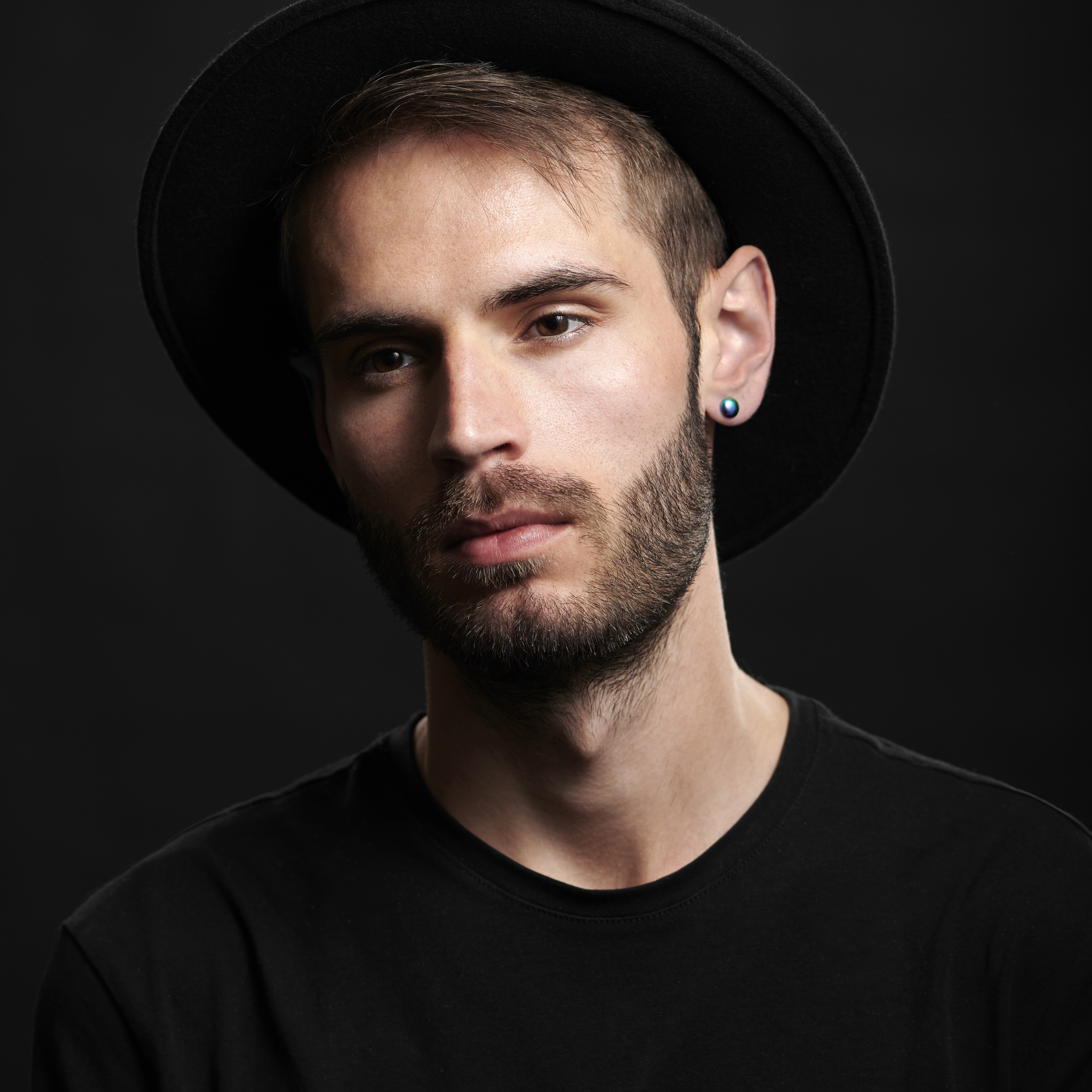 Sentio | 8 mm Regnbuefarget Stud Øredobb av Rustfritt Stål - 5