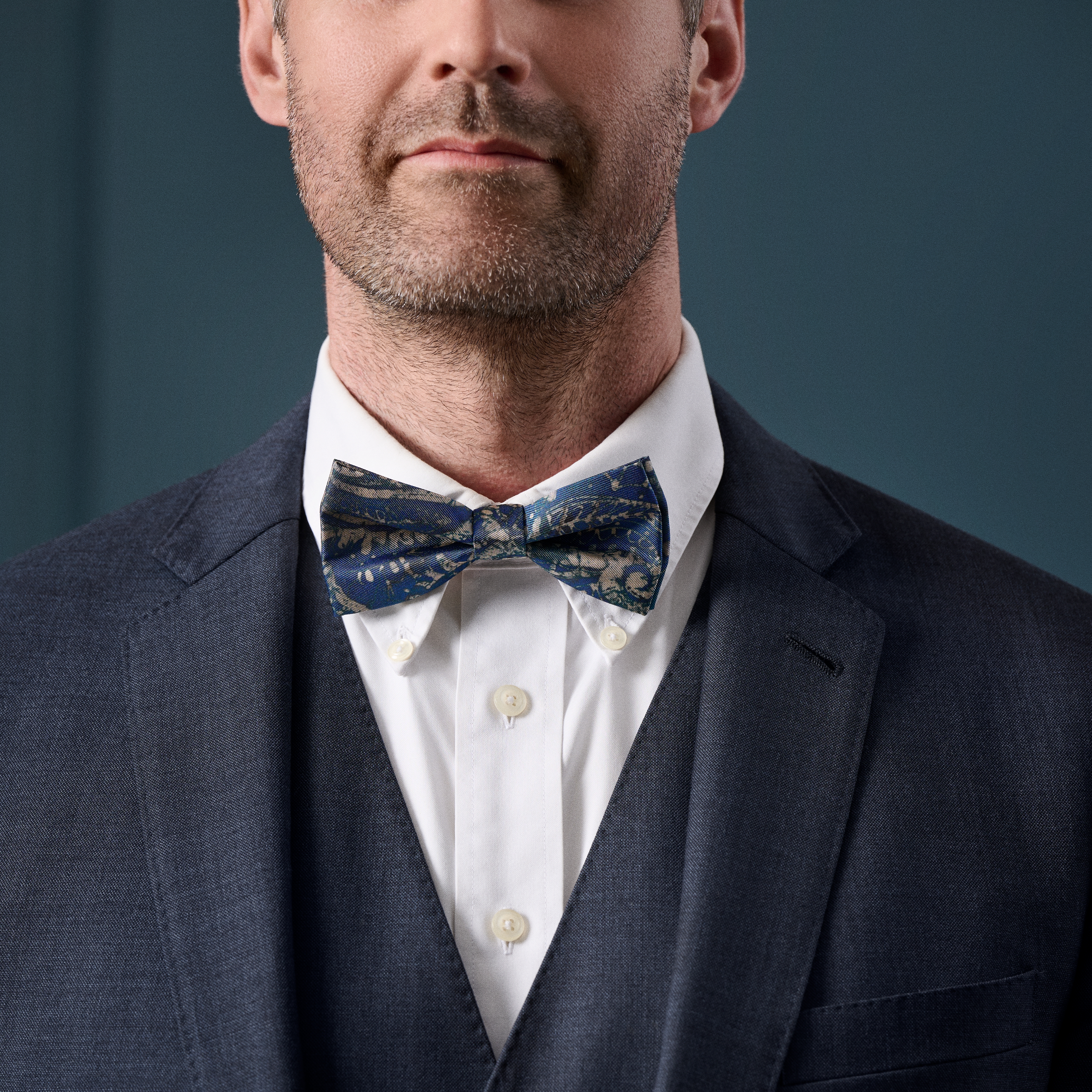 Virtuo | Dark Blue Paisley Silk Pre-tied Bow Tie - 3