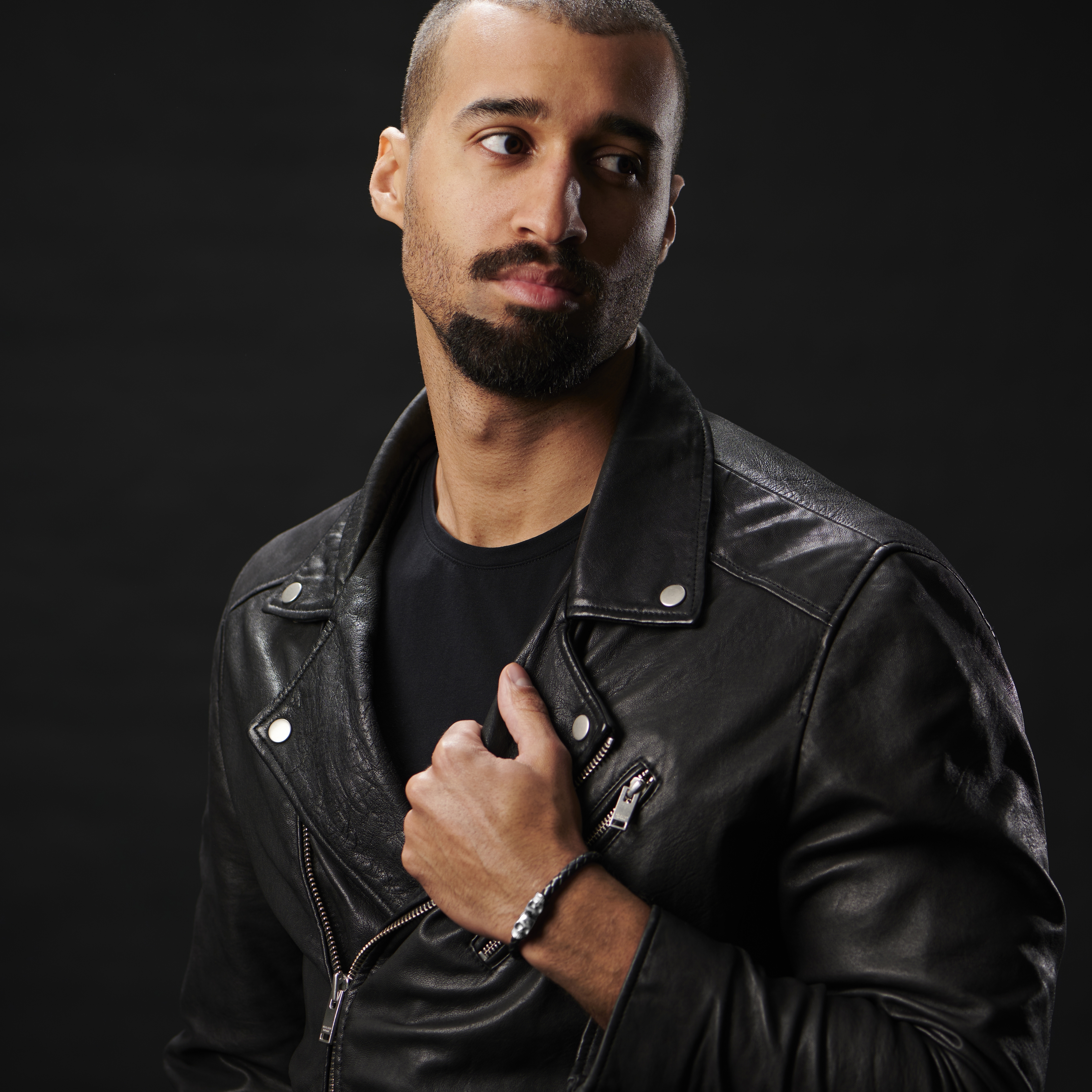 Silver-Tone Skull Leather Bracelet - 6