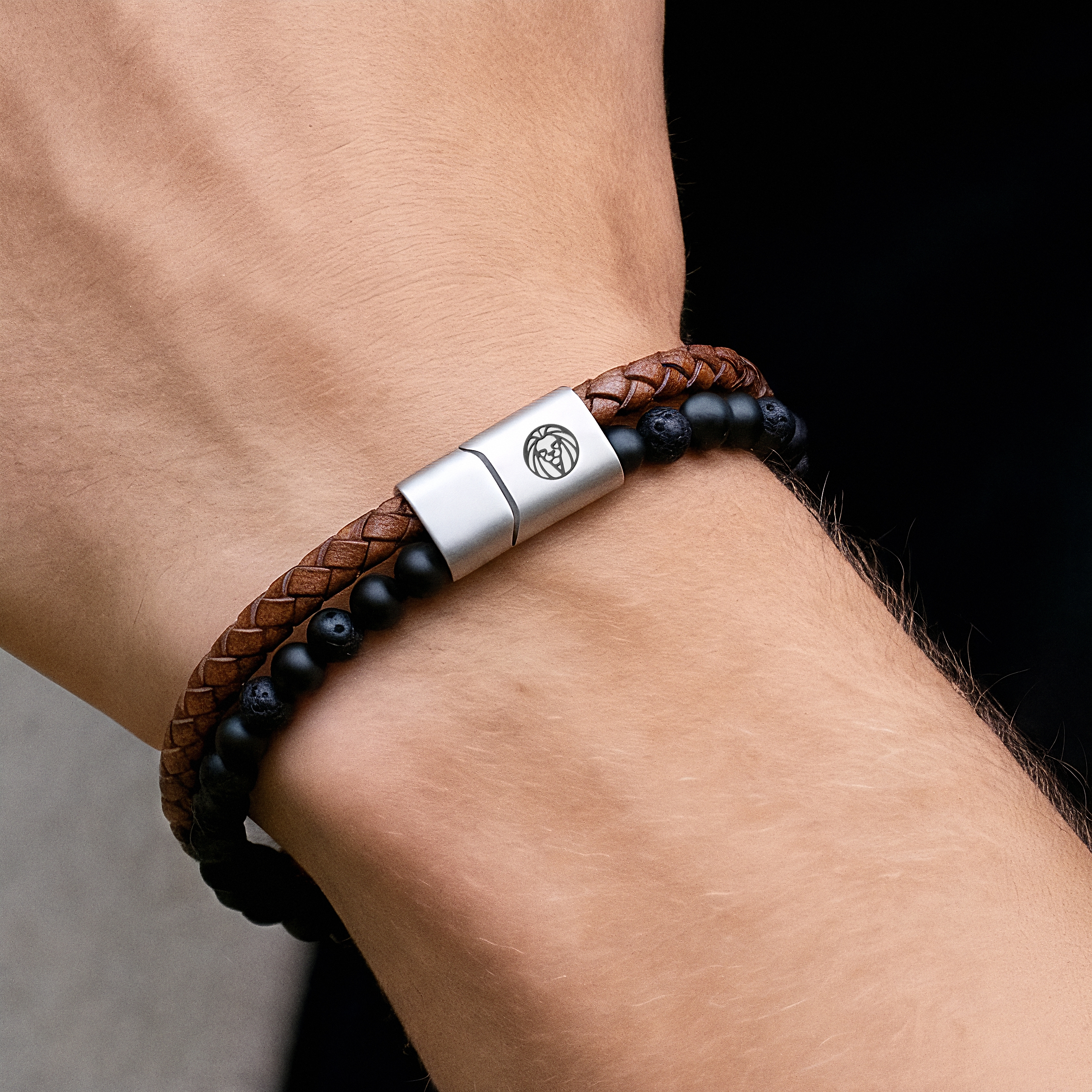 Ikonický náramok s lávovým kameňom, ónyxom a vintage kožou  - 2