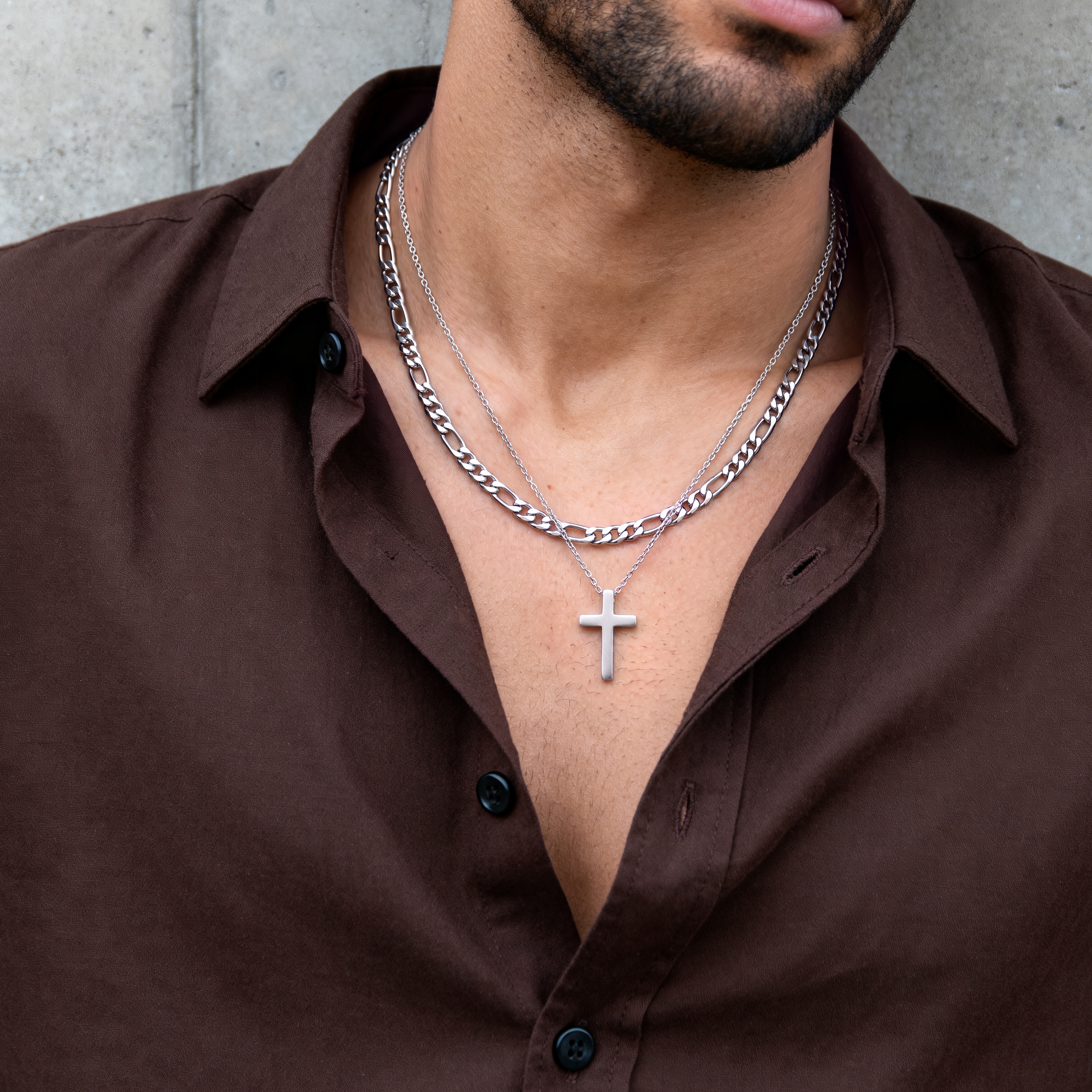 Set con catena Figaro e collana con pendente a croce color argento - 3