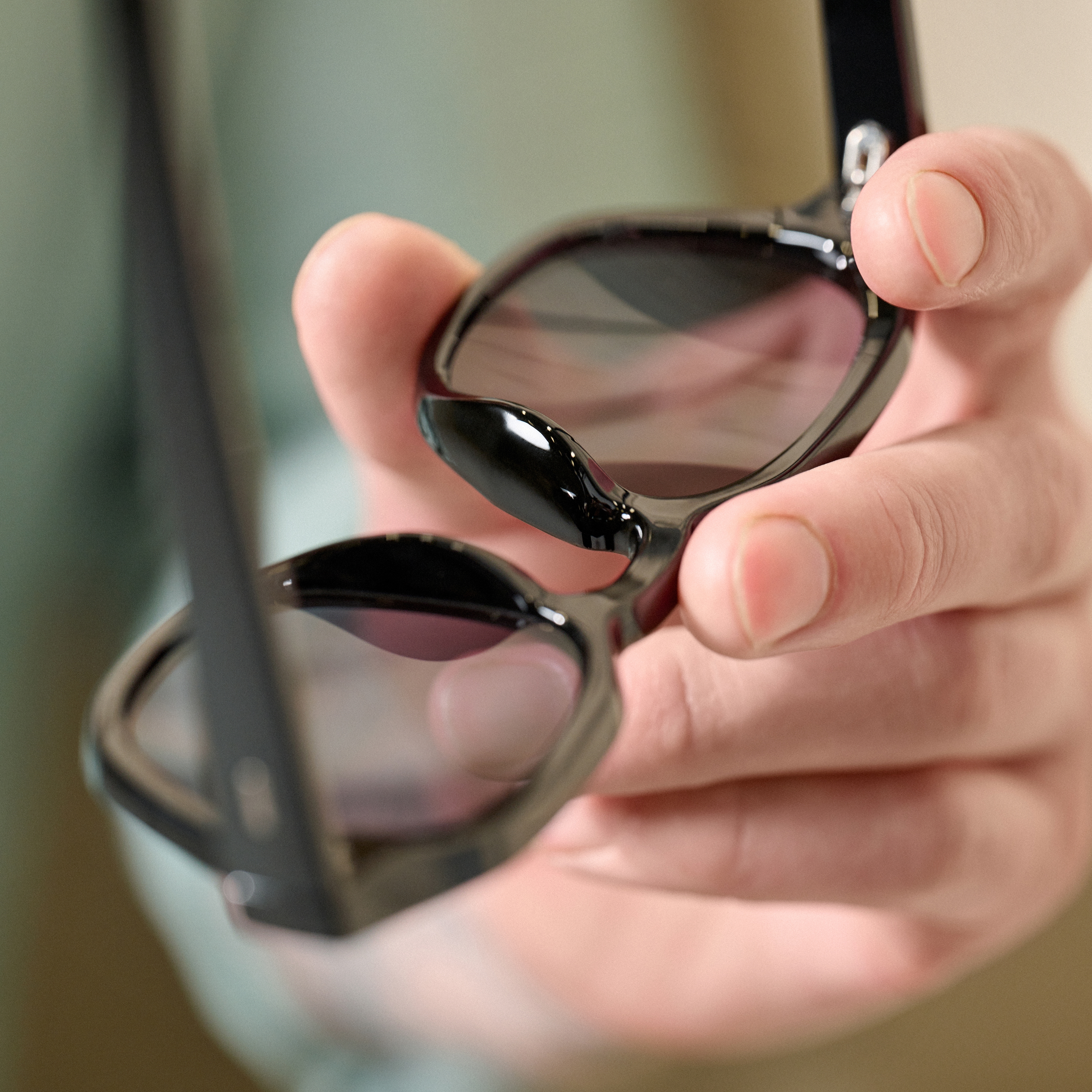 Schwarze geometrische Hornrand Sonnenbrille




 - 6