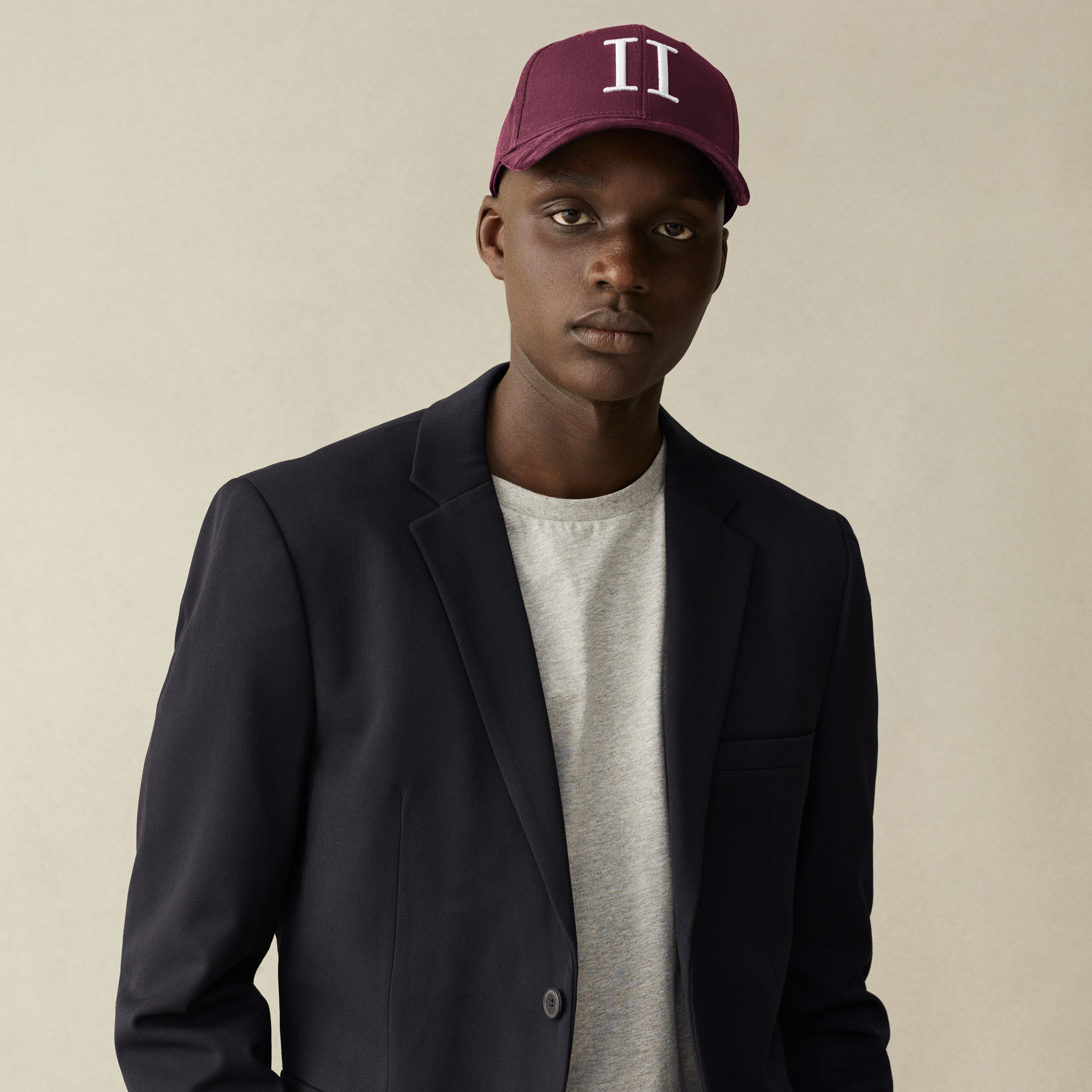 Les Deux | Gorra de béisbol en rojo oscuro Suede II - 2