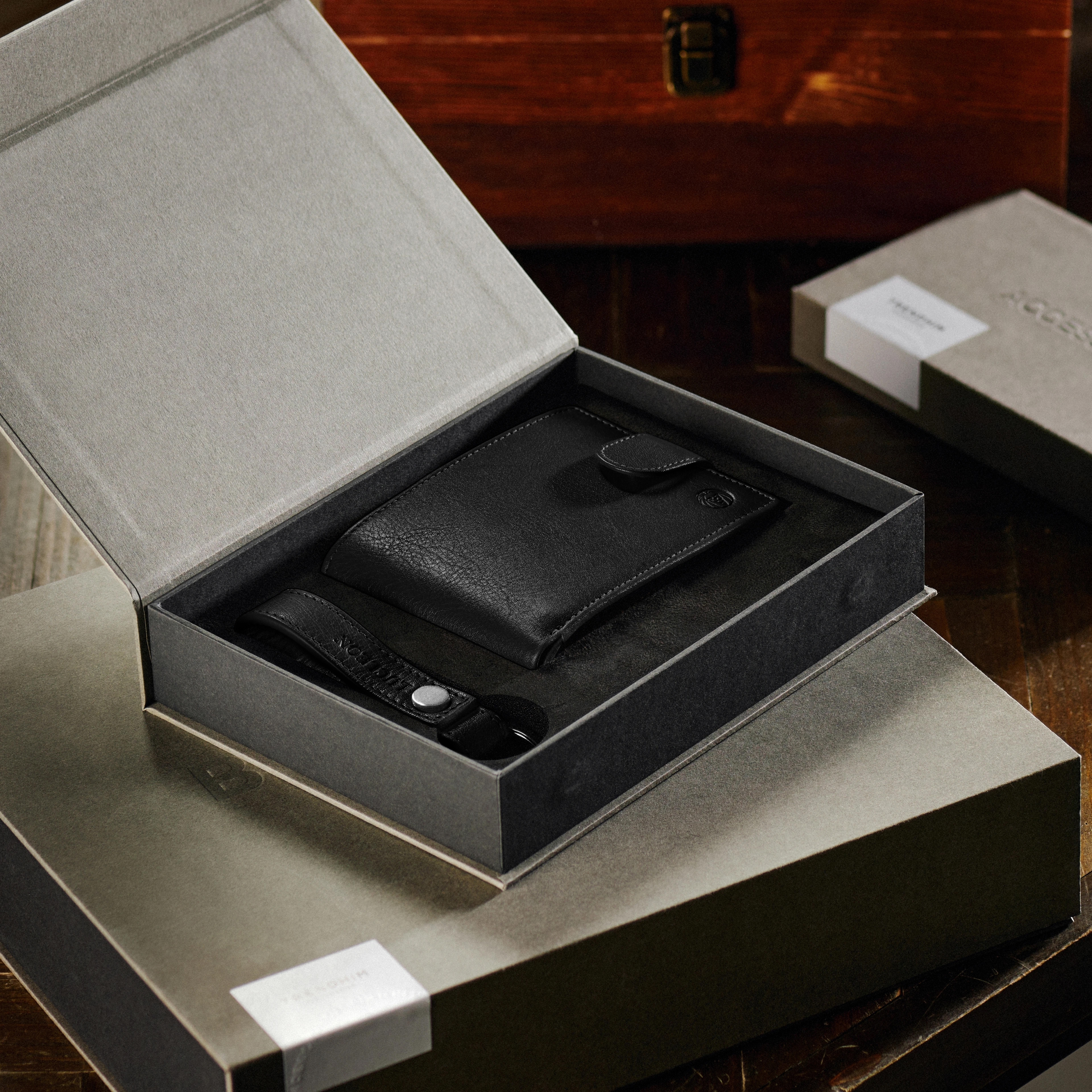 Coffret-cadeau avec portefeuille en cuir de buffle noir à blocage RFID - 4