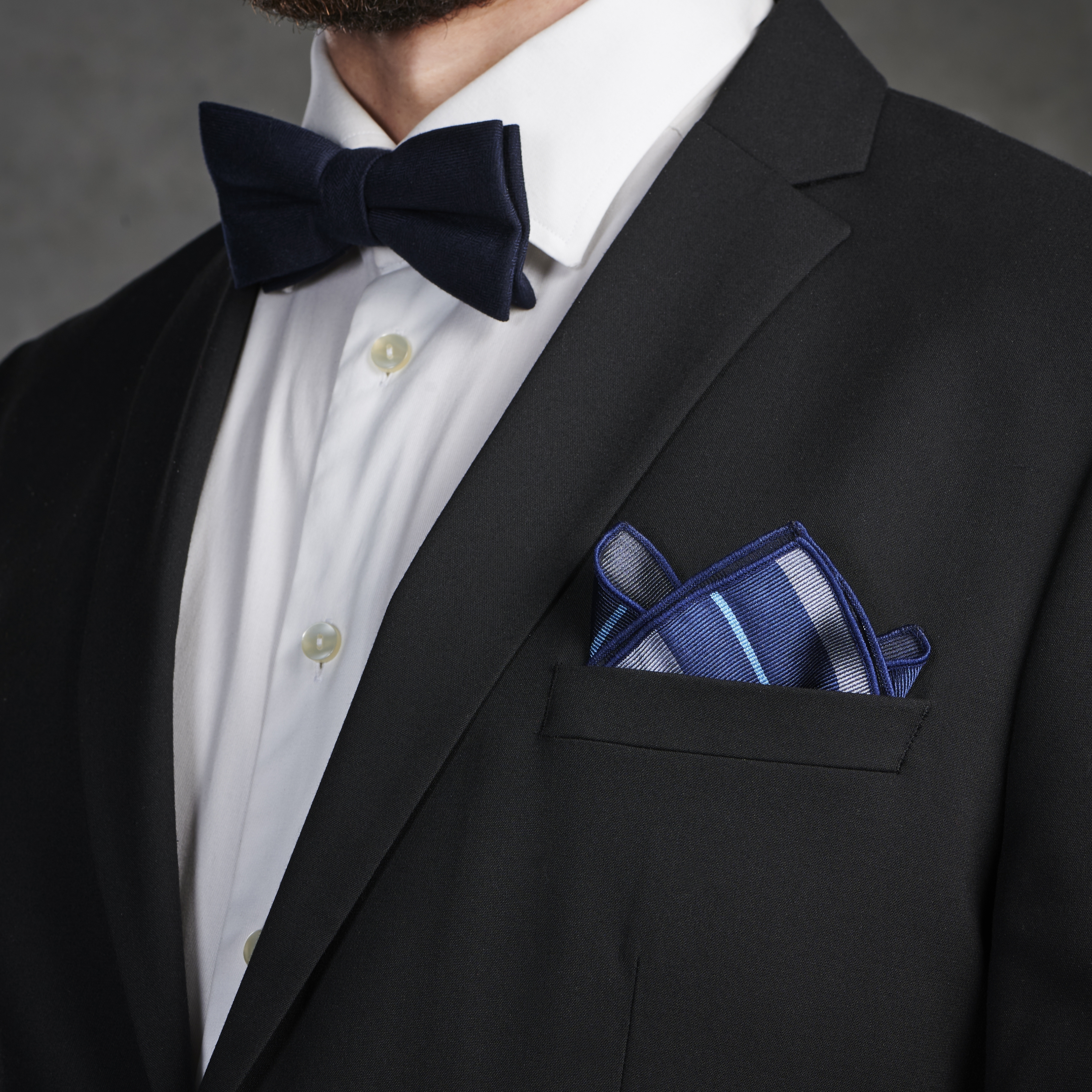 Grau & Blau Gestreiftes Marineblaues Seiden Einstecktuch - 3