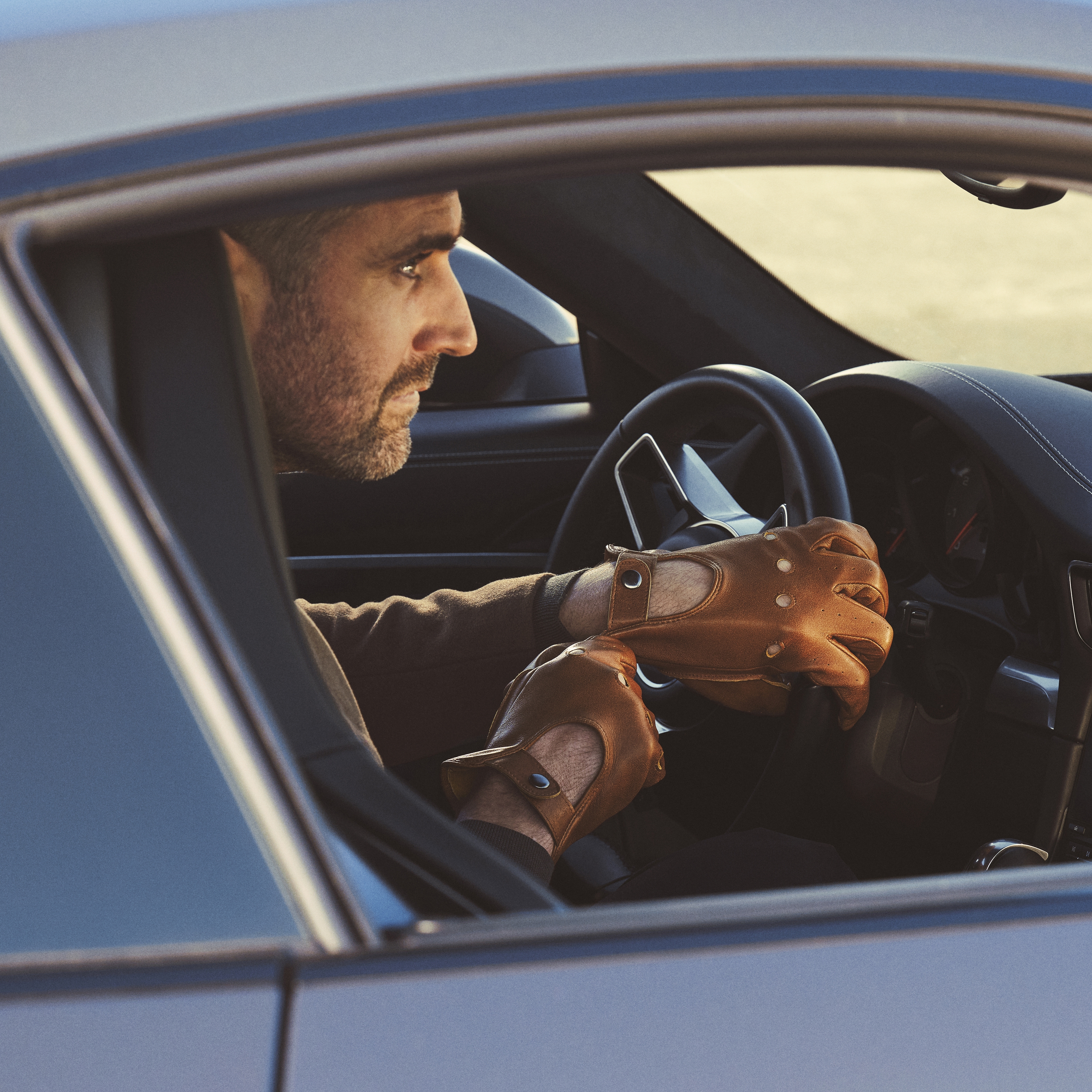 Light Brown Touchscreen Compatible Sheep Leather Driving Gloves - 5