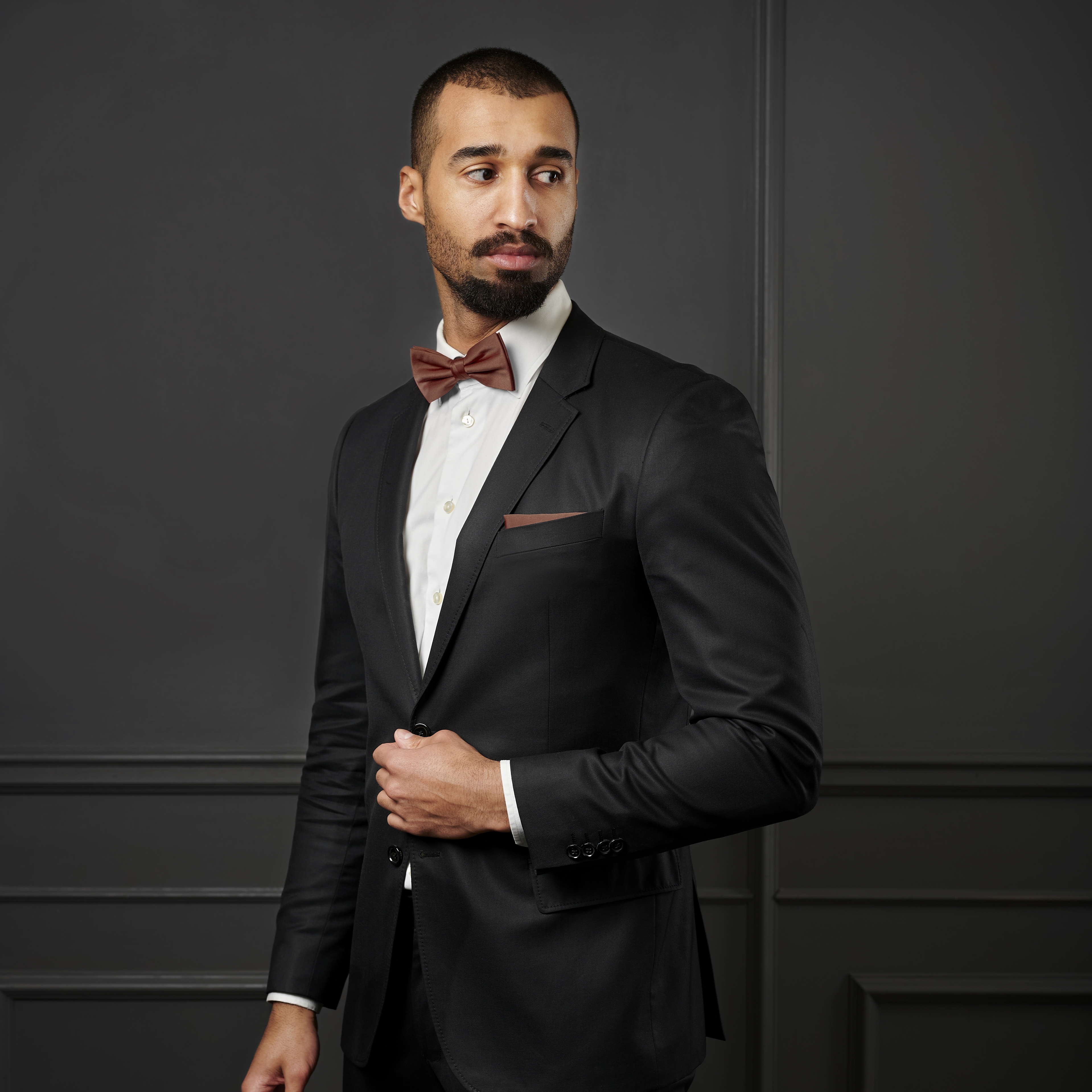 Ciemnobrązowa prosta poszetka - 4