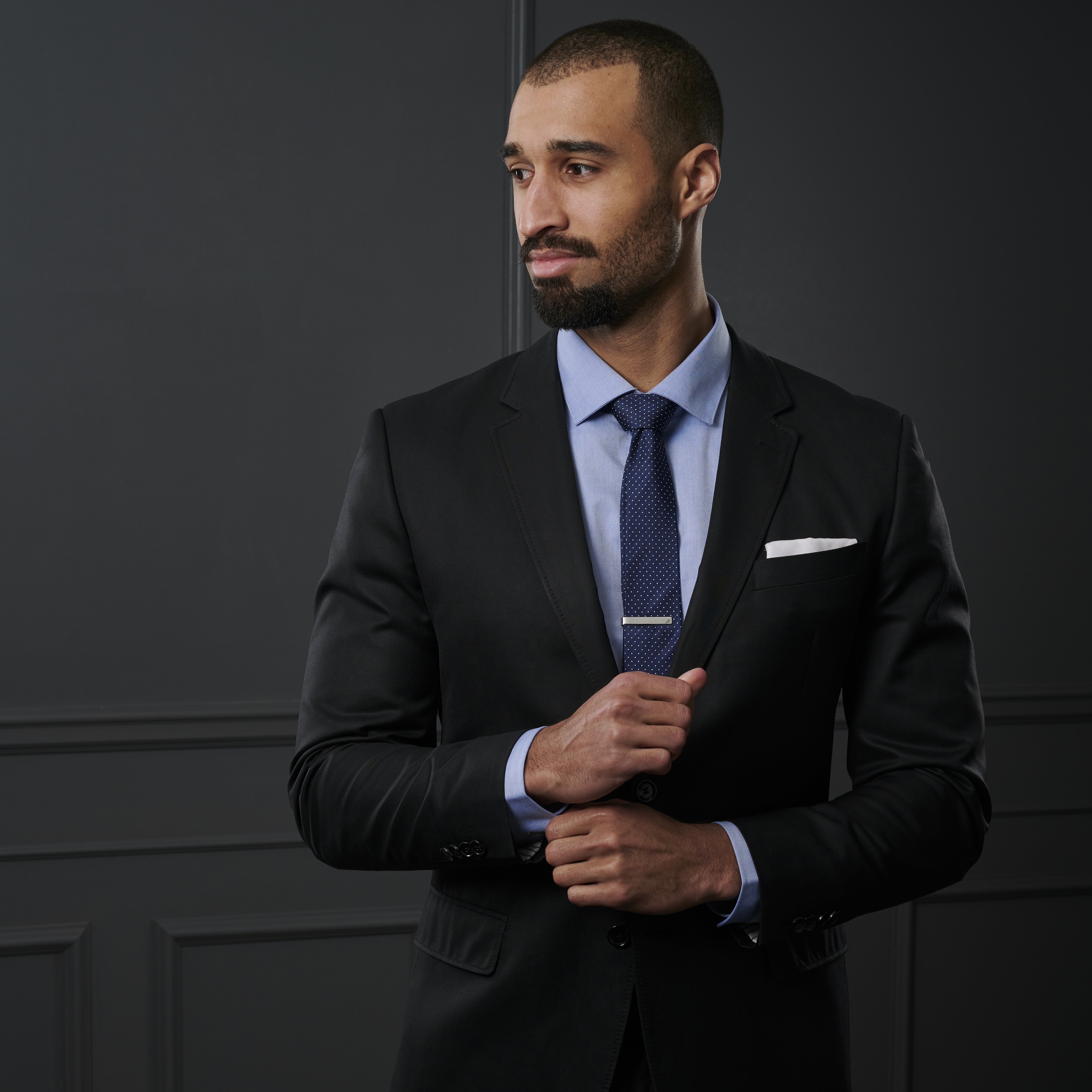 Cómo vestir para una entrevista de trabajo: guía para hombres