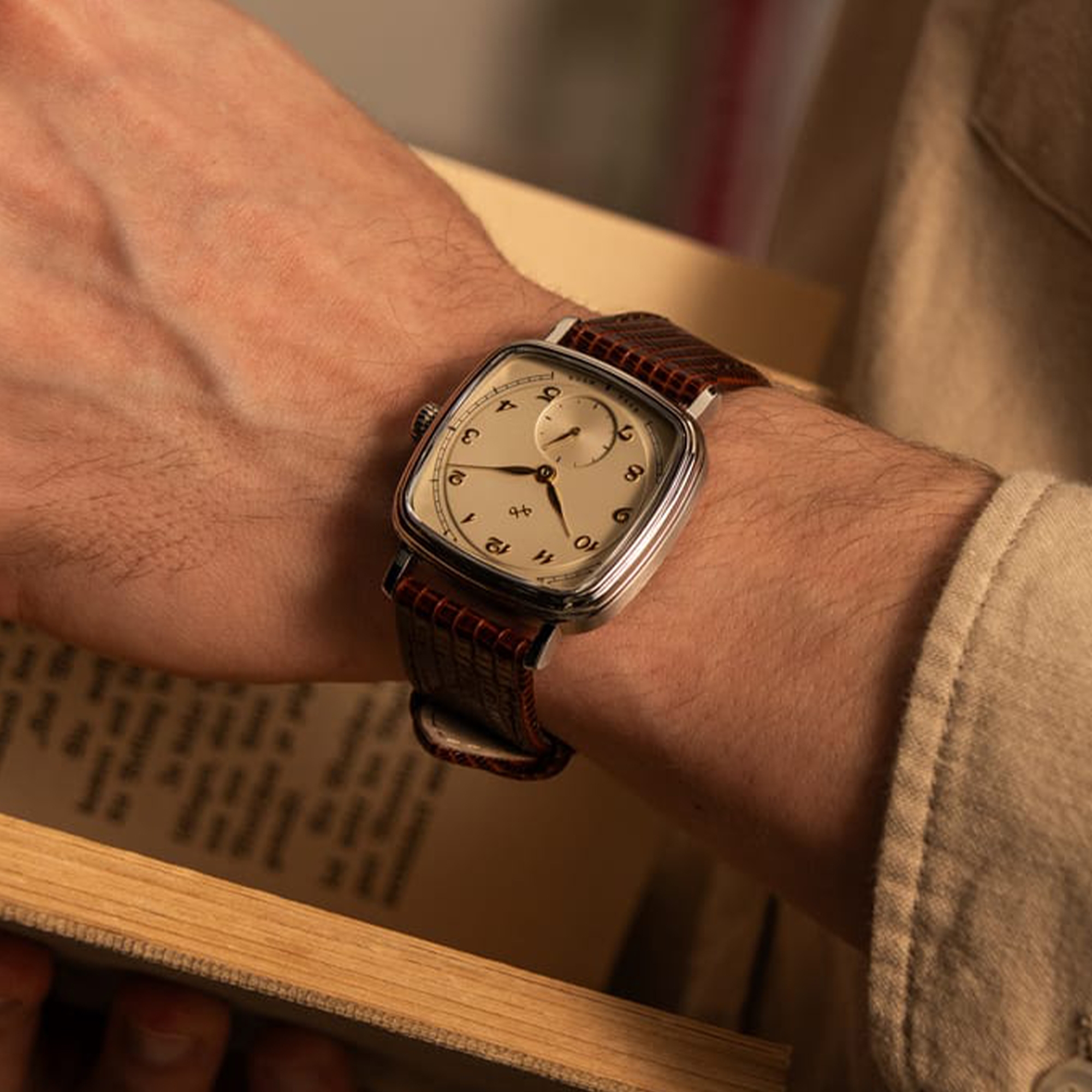 AV86 | 1954 Amalfi Mechanical Watch Steel & Off-white - 2