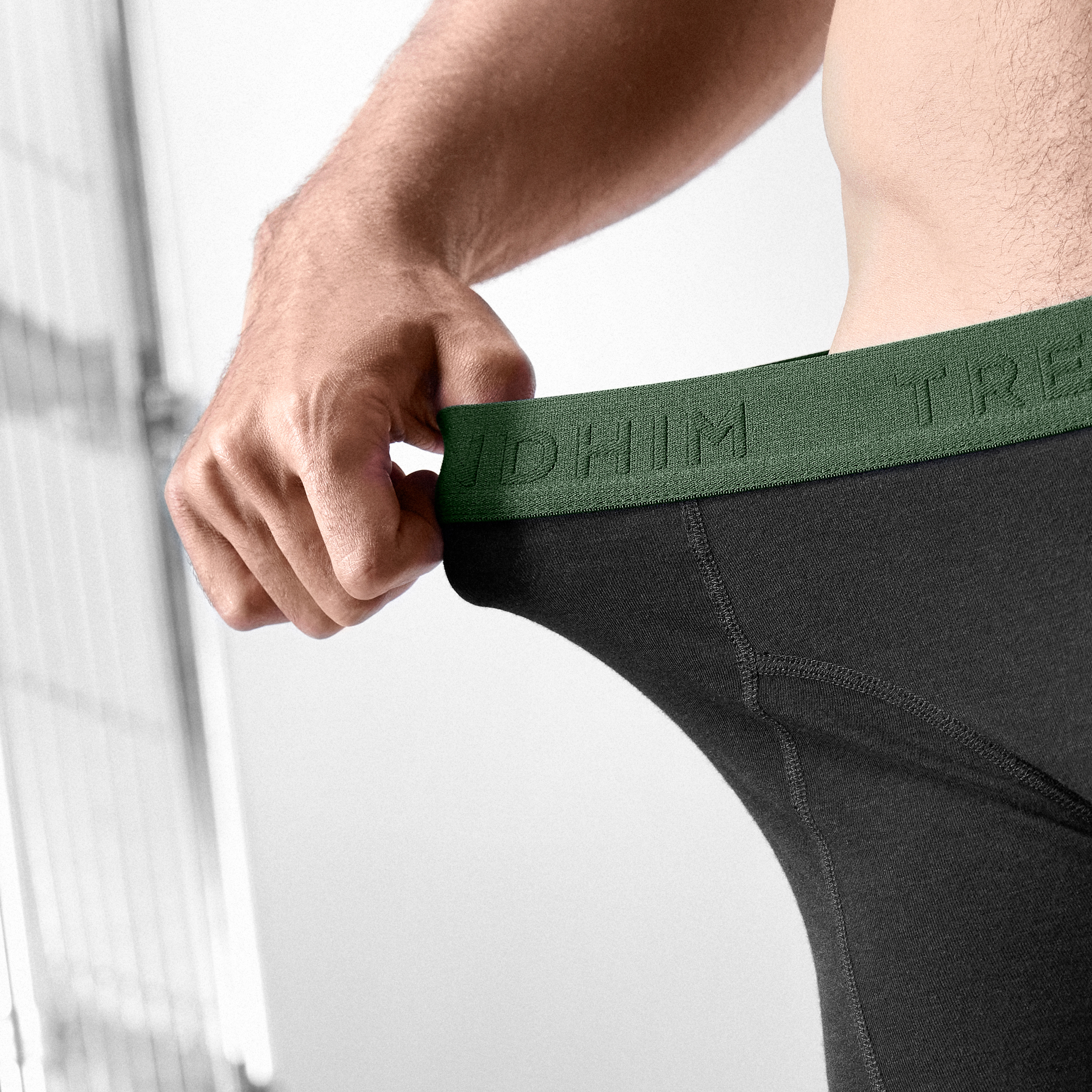 L - FlexFeel | 3-pak czarnych bawełnianych bokserek z oliwkowozielonym paskiem - 6