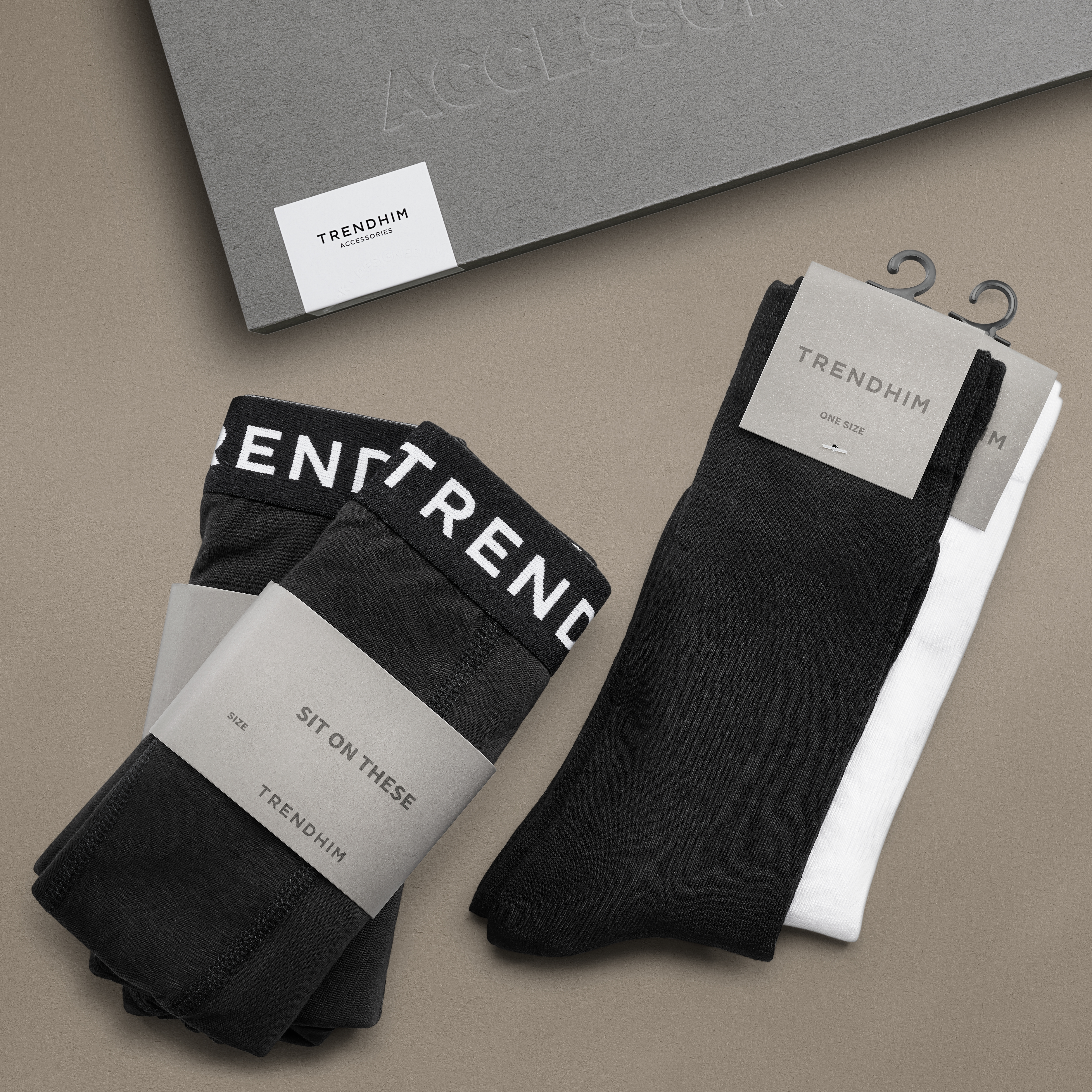 FlexFeel | Cotton Underwear Gift Box | 2x Graphite Boxer Briefs + Graphite and White Socks - 2