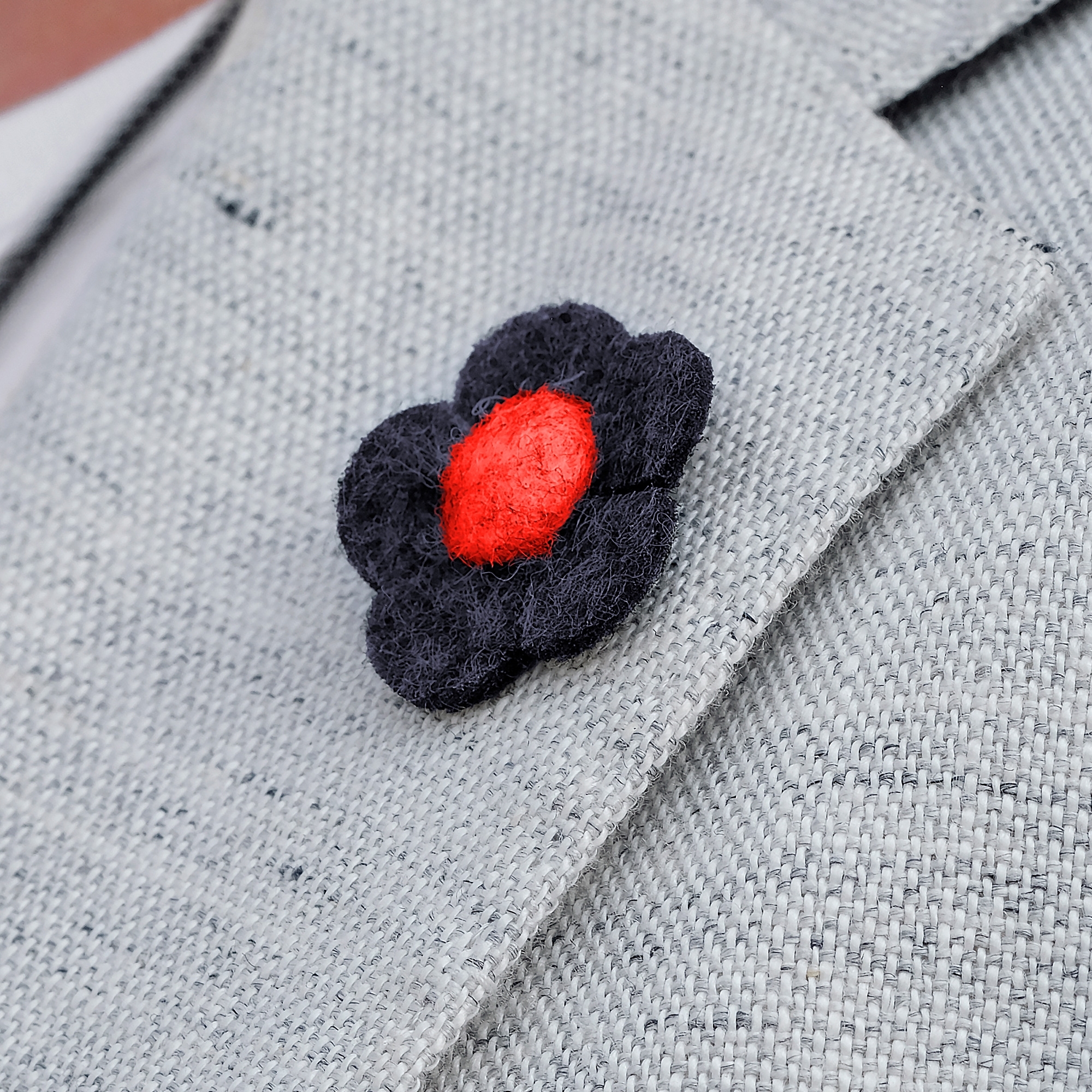 Reversnål med Marineblå & Rød Blomst - 5