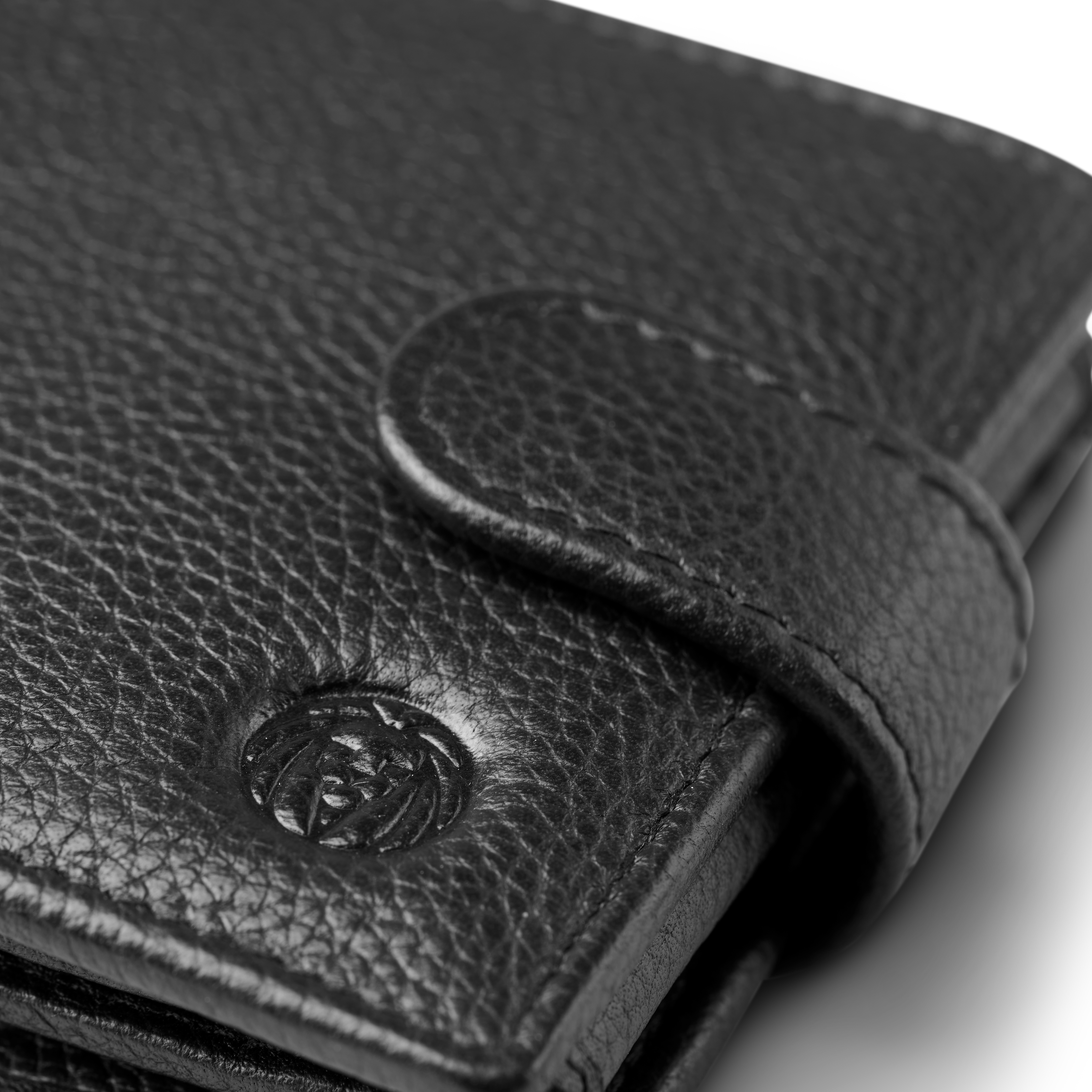 Czarny portfel z naturalnej skóry pełnoziarnistej z blokadą RFID i zapięciem na guzik - 6