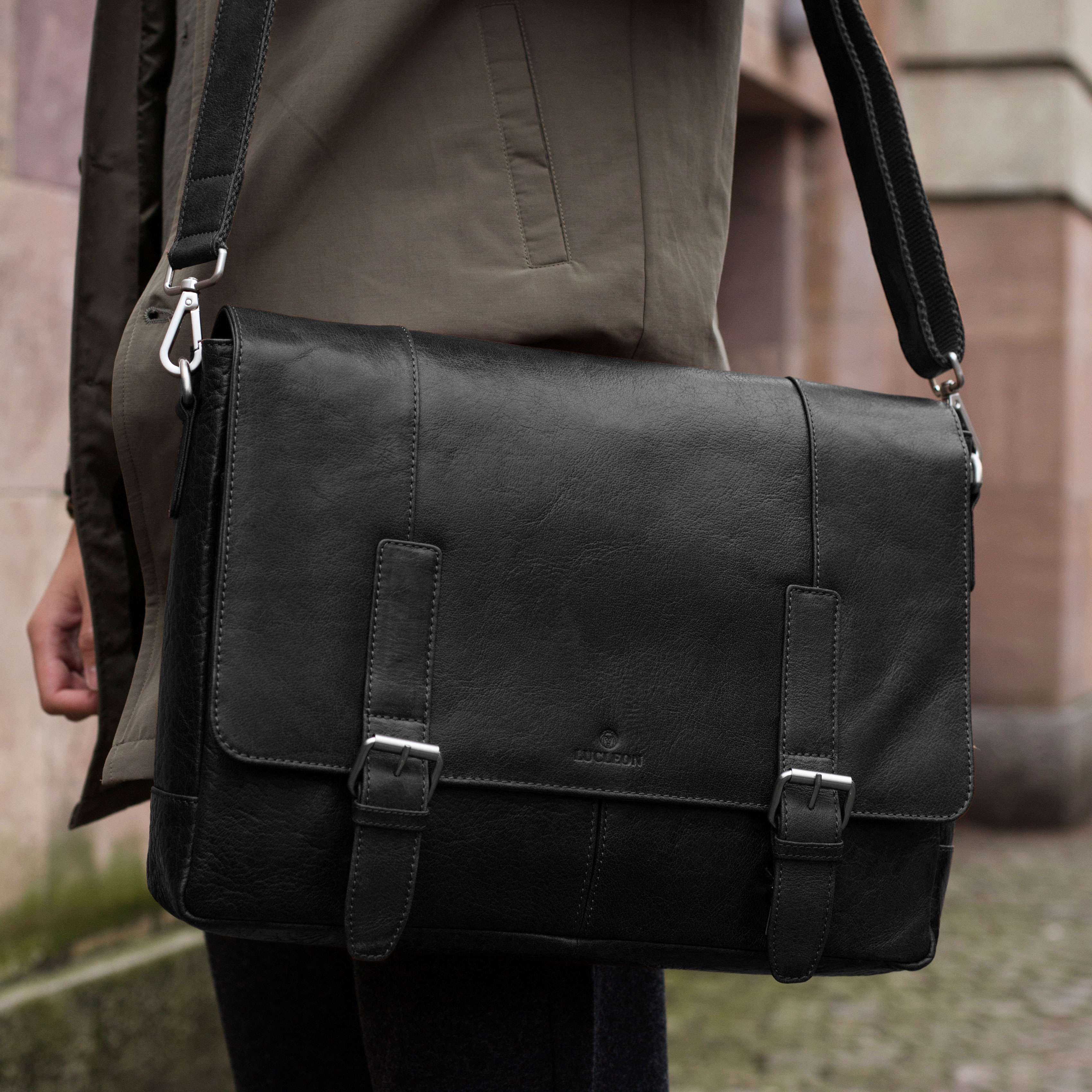 Black Classic California Shoulder Bag - 17